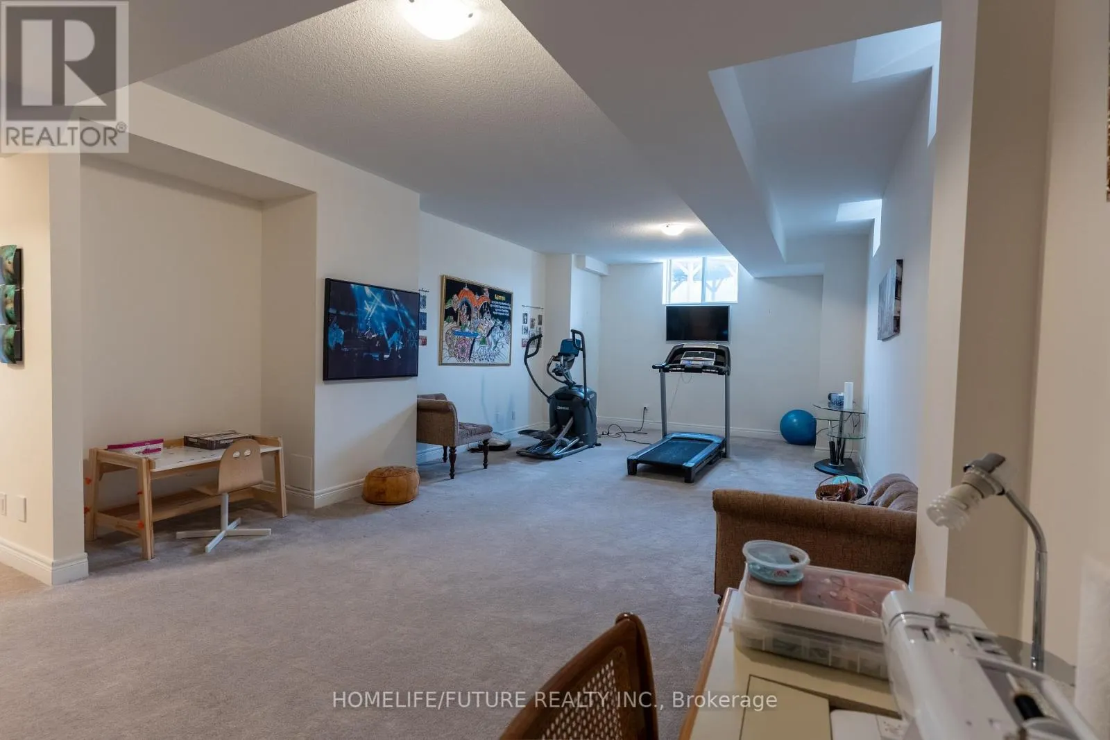 36 BLENHEIM CIRCLE