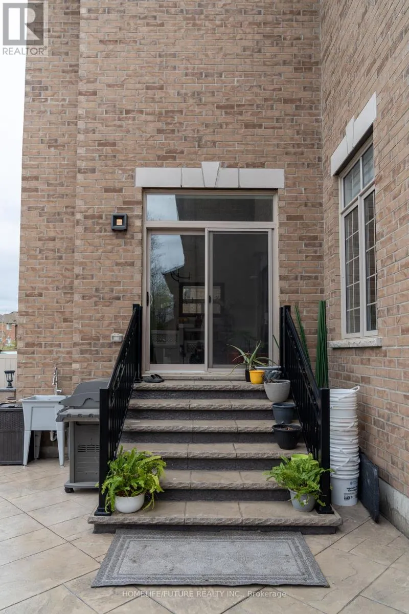 36 BLENHEIM CIRCLE