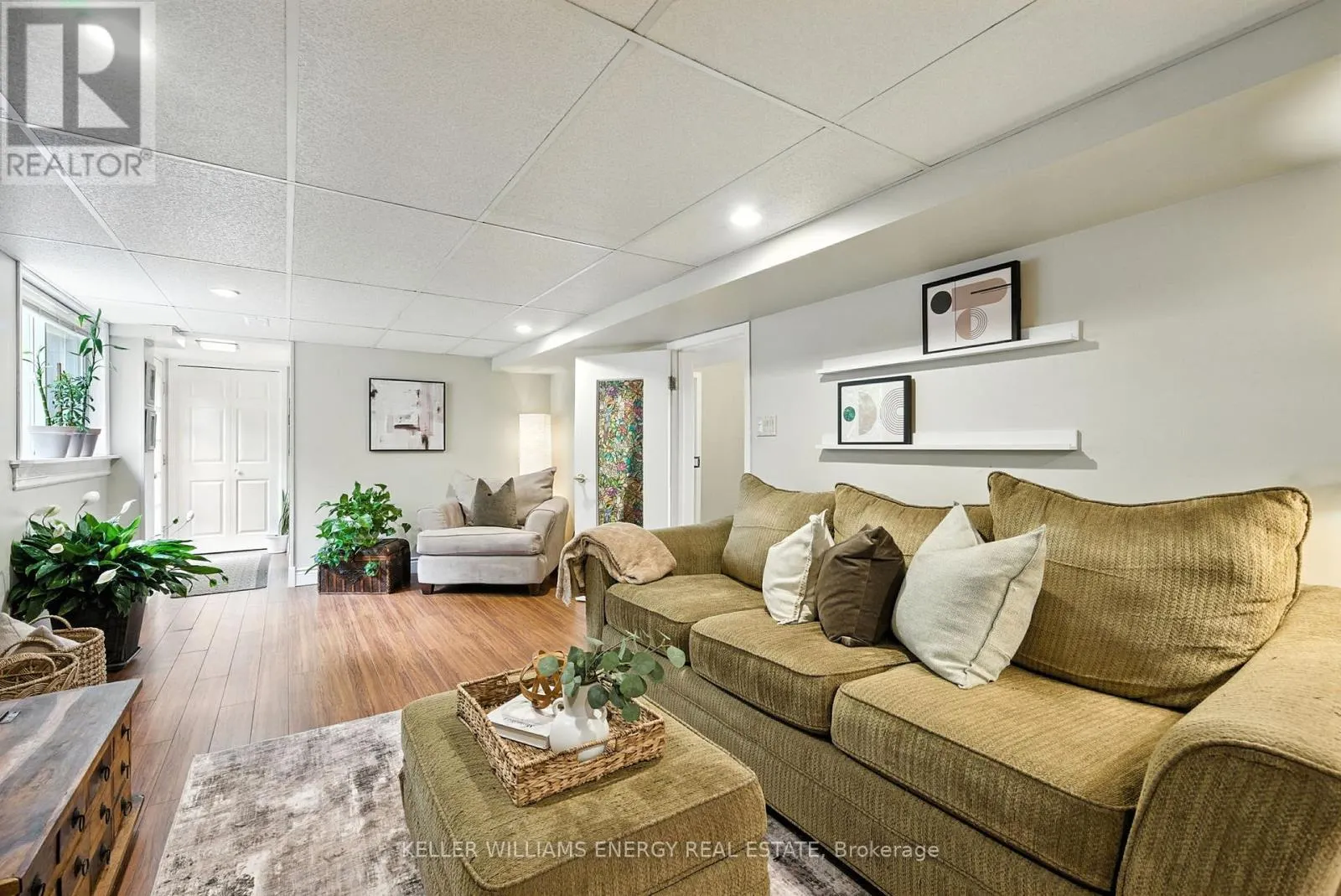 1033 NEWBURY AVENUE