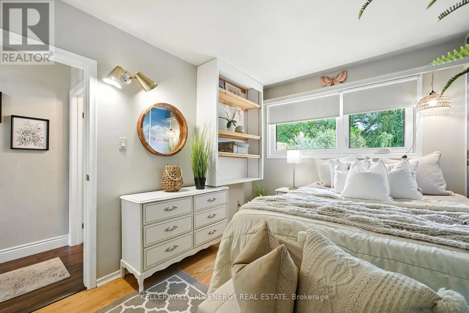 1033 NEWBURY AVENUE