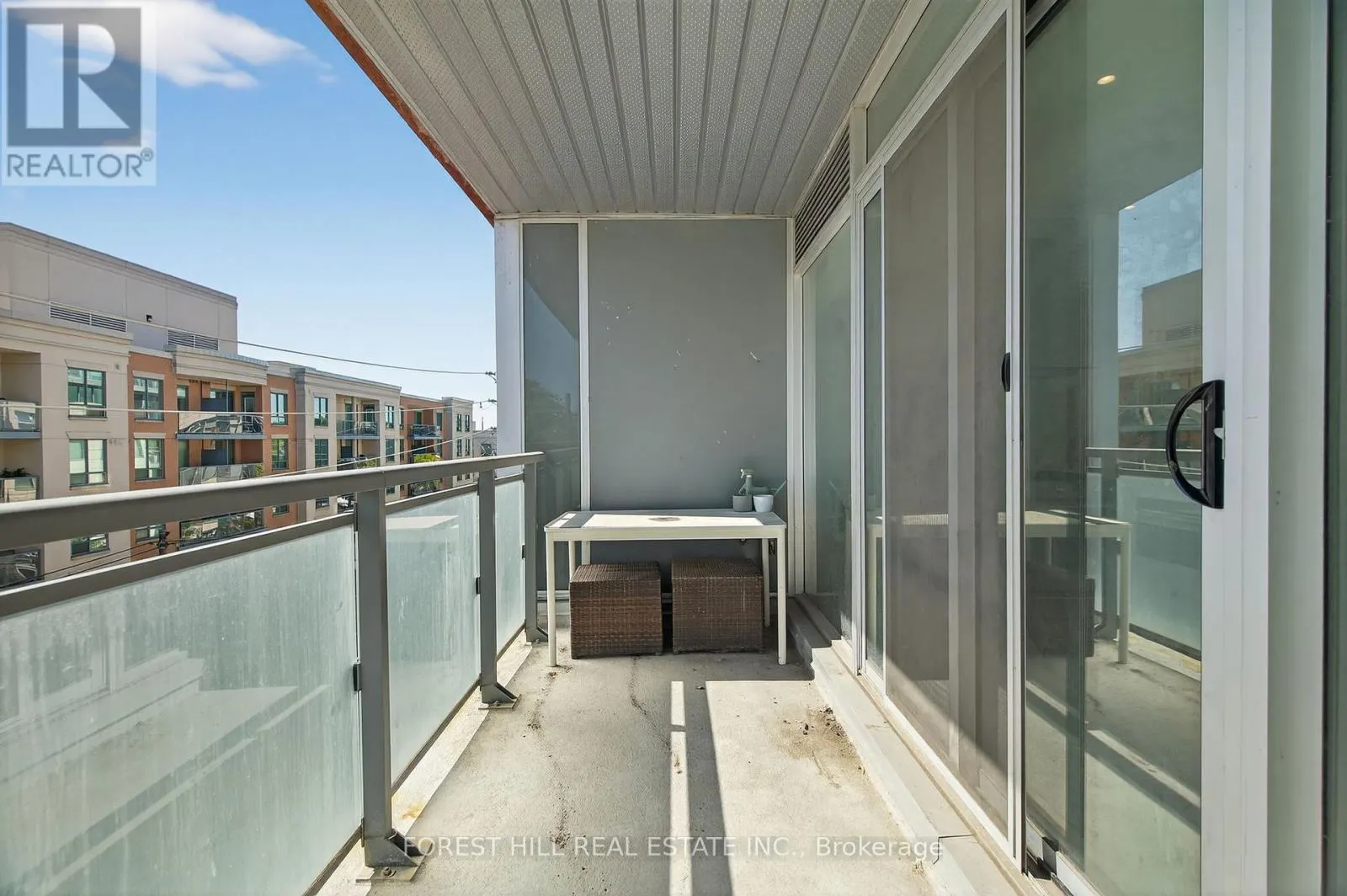 402 - 200 WOODBINE AVENUE
