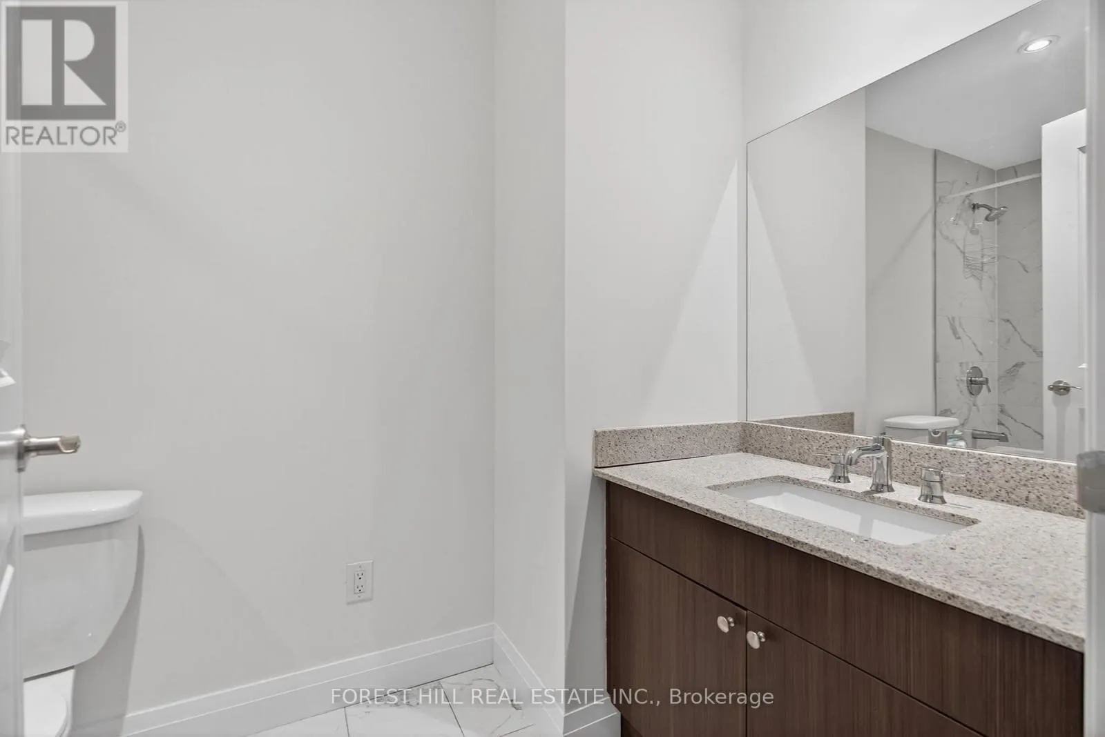 402 - 200 WOODBINE AVENUE