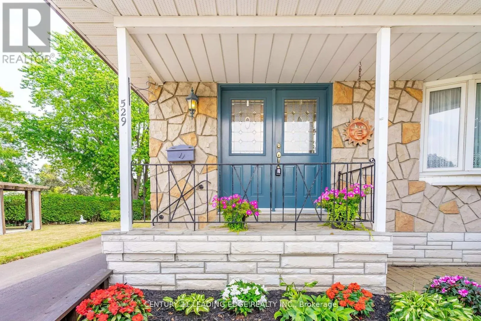 529 CARMAN COURT