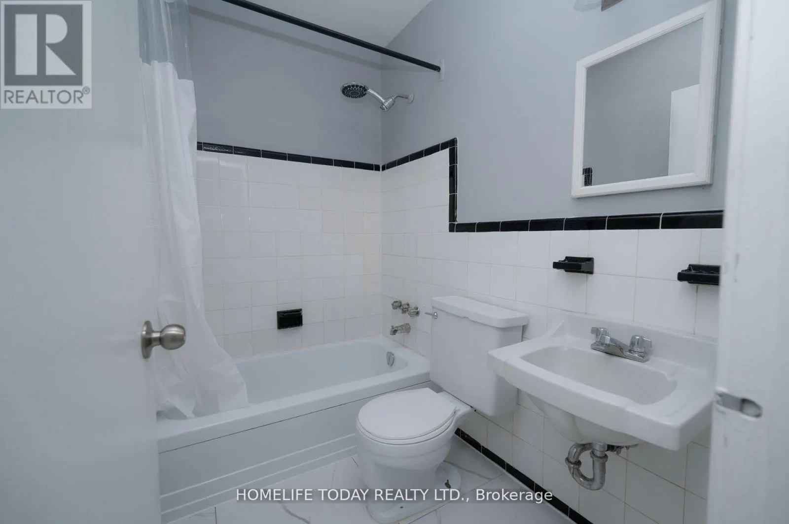 1 - 2624 EGLINTON AVENUE E