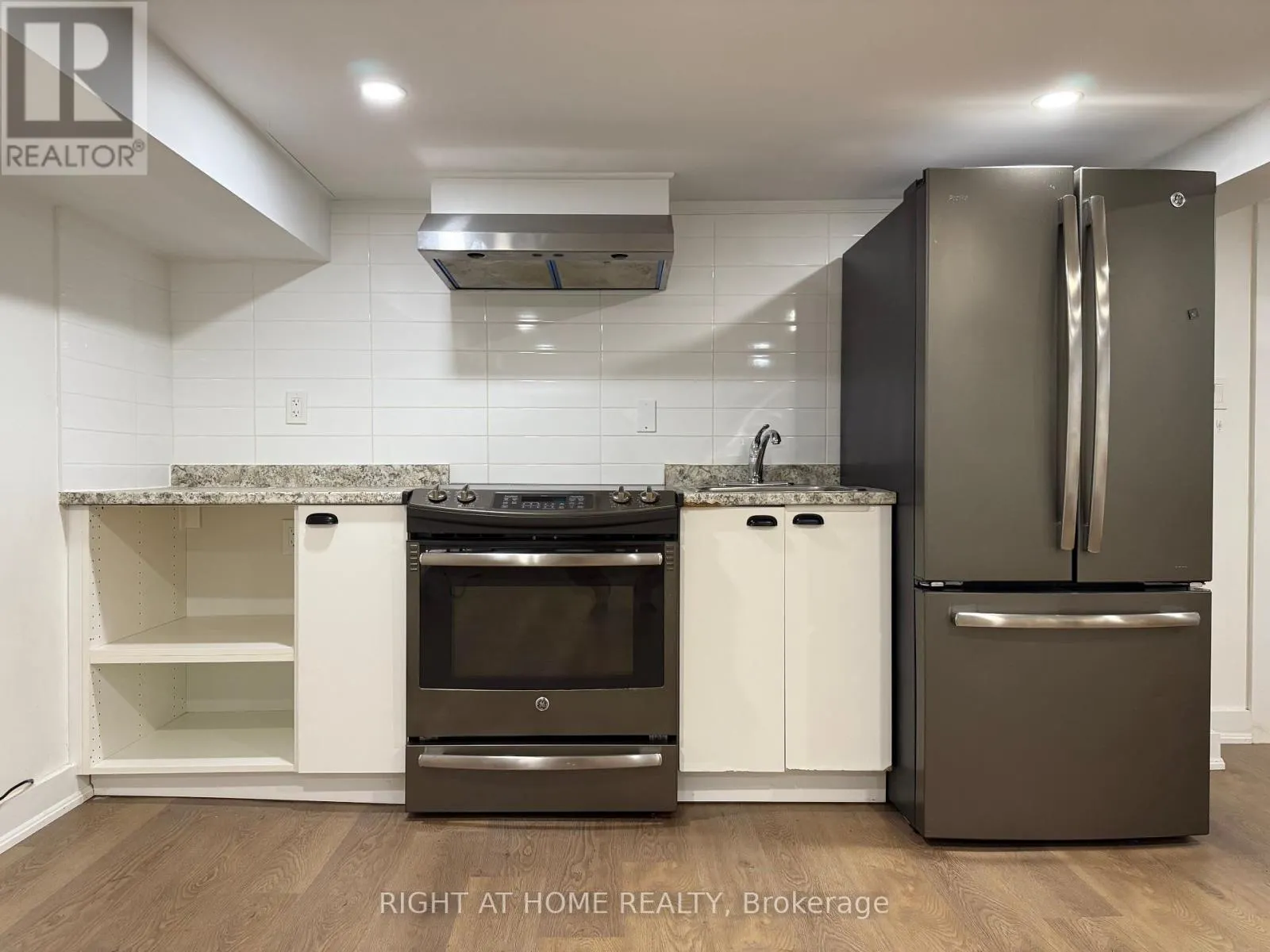 LOWER - 22 GLENSIDE AVENUE