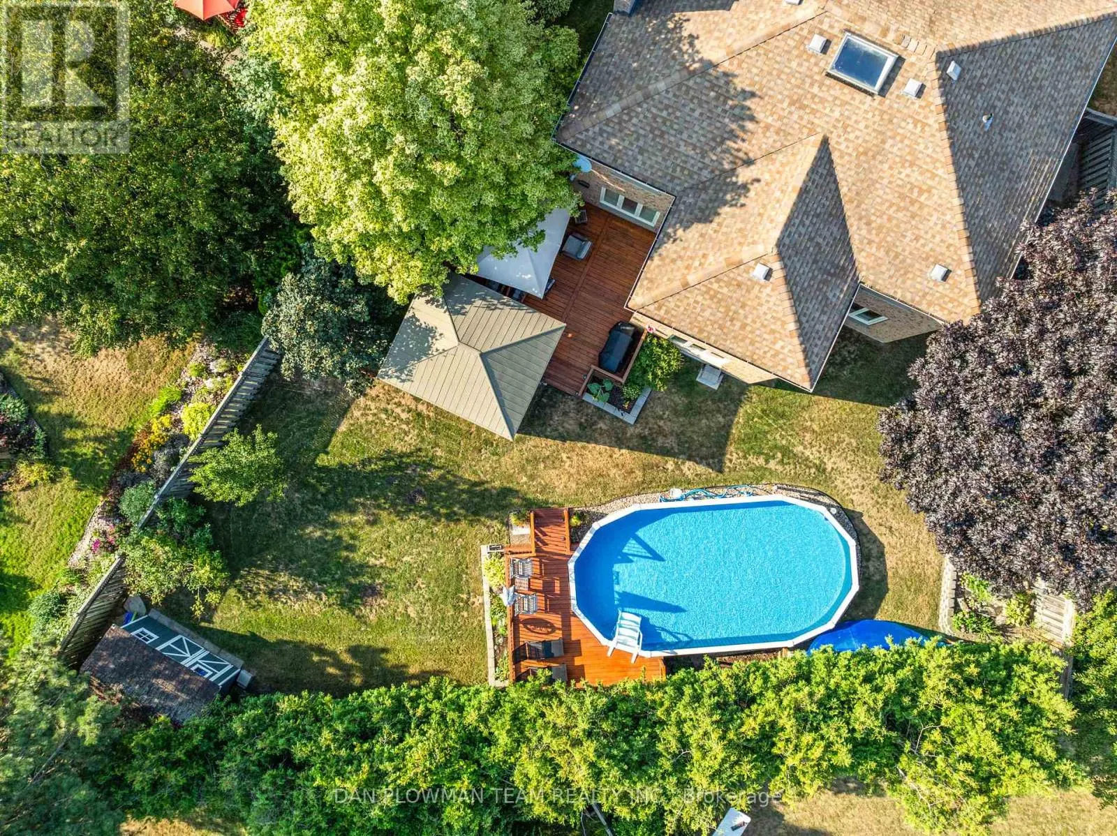 18 HEADLANDS CRESCENT