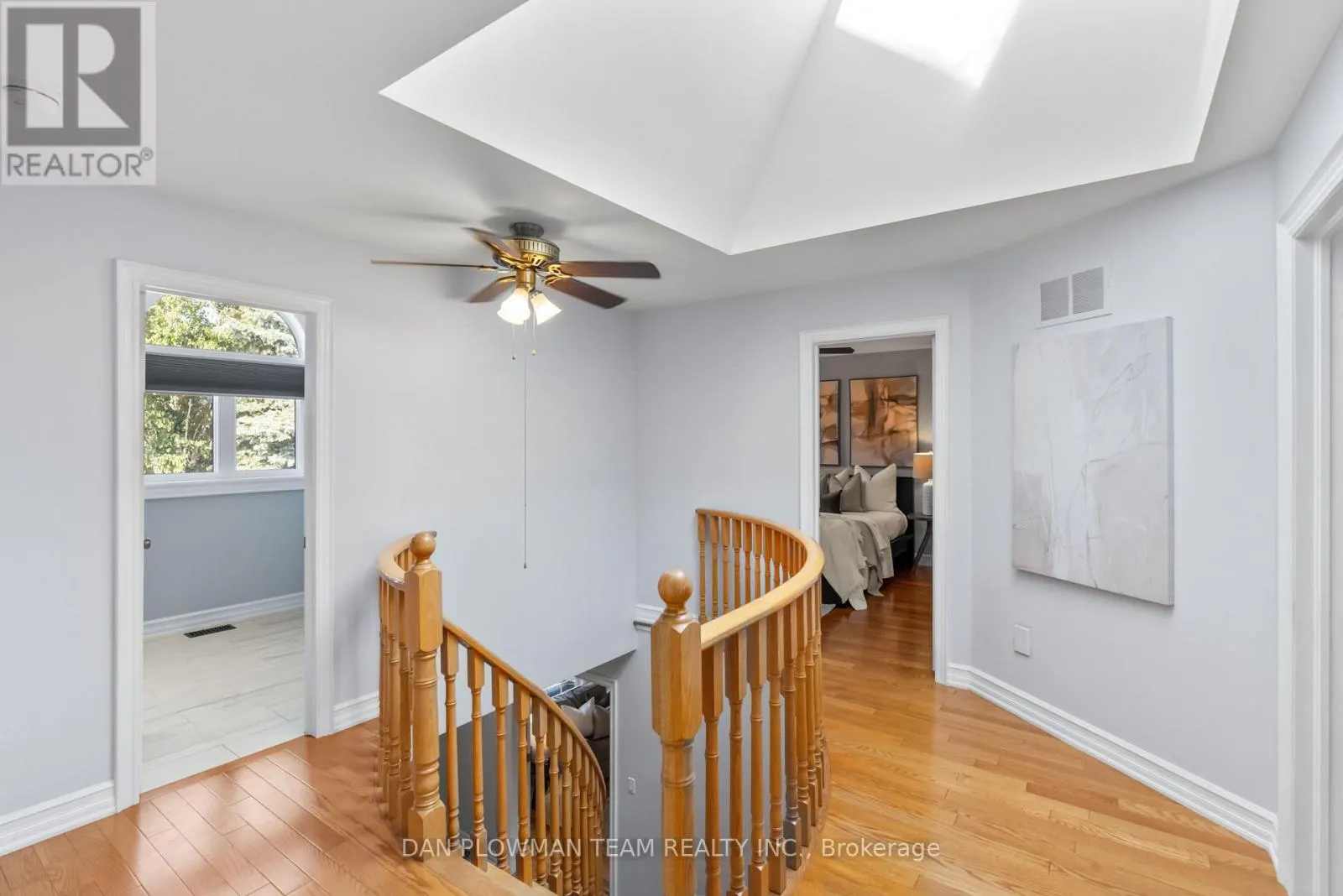 18 HEADLANDS CRESCENT