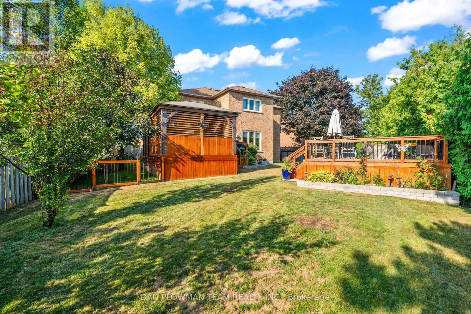 18 HEADLANDS CRESCENT
