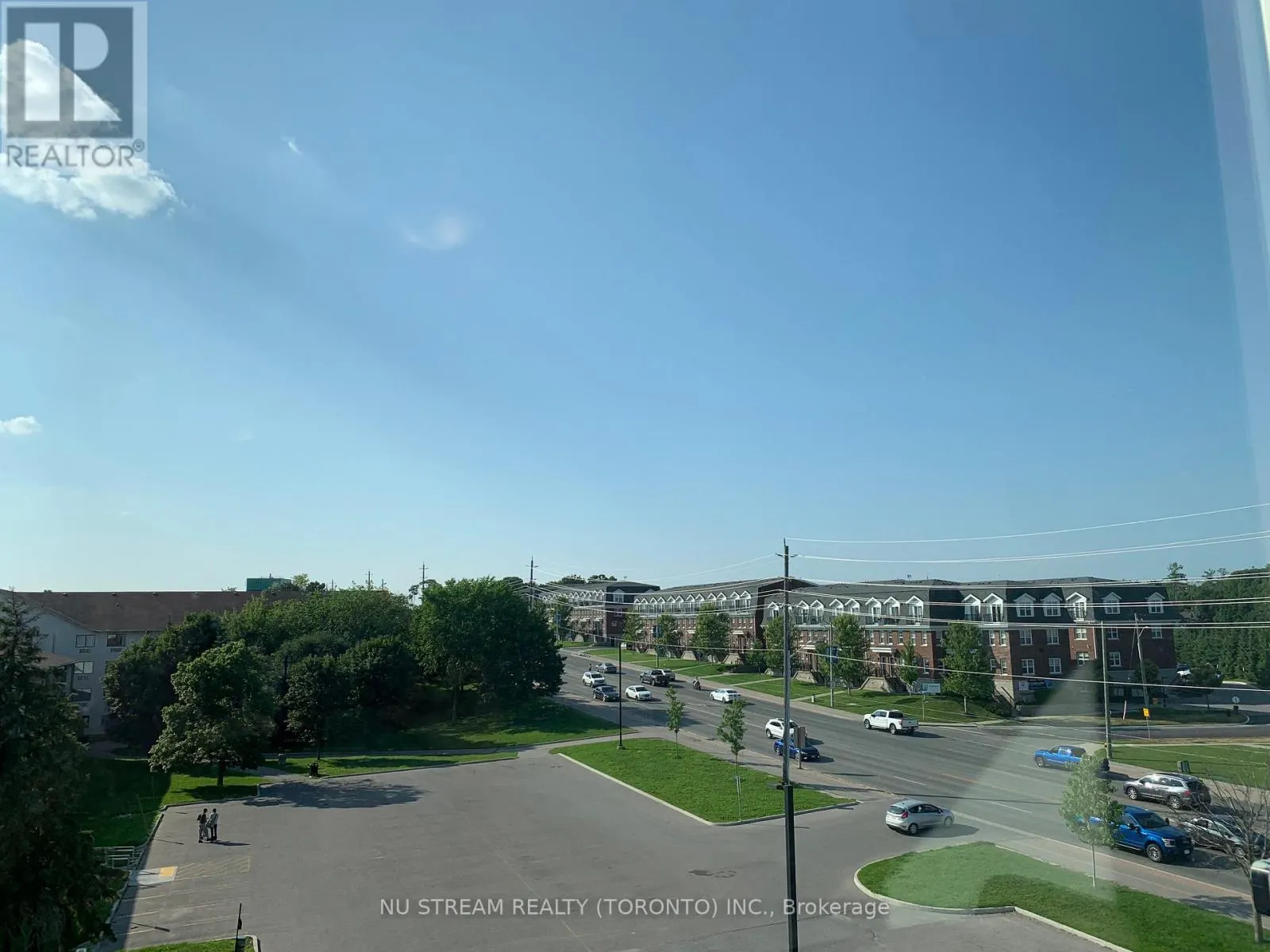 424 - 1900 SIMCOE STREET N