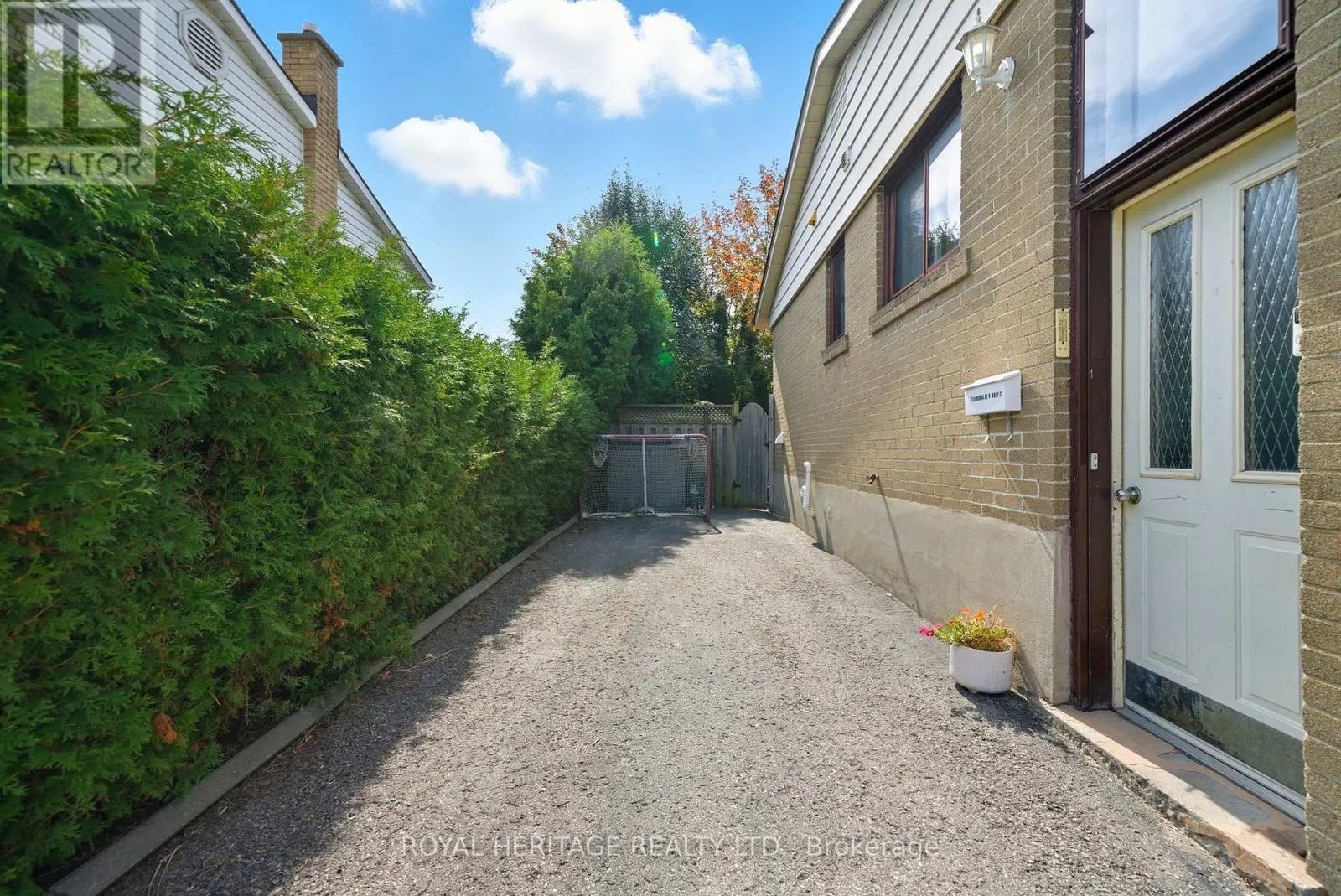 MAIN - 713 BURNS STREET W