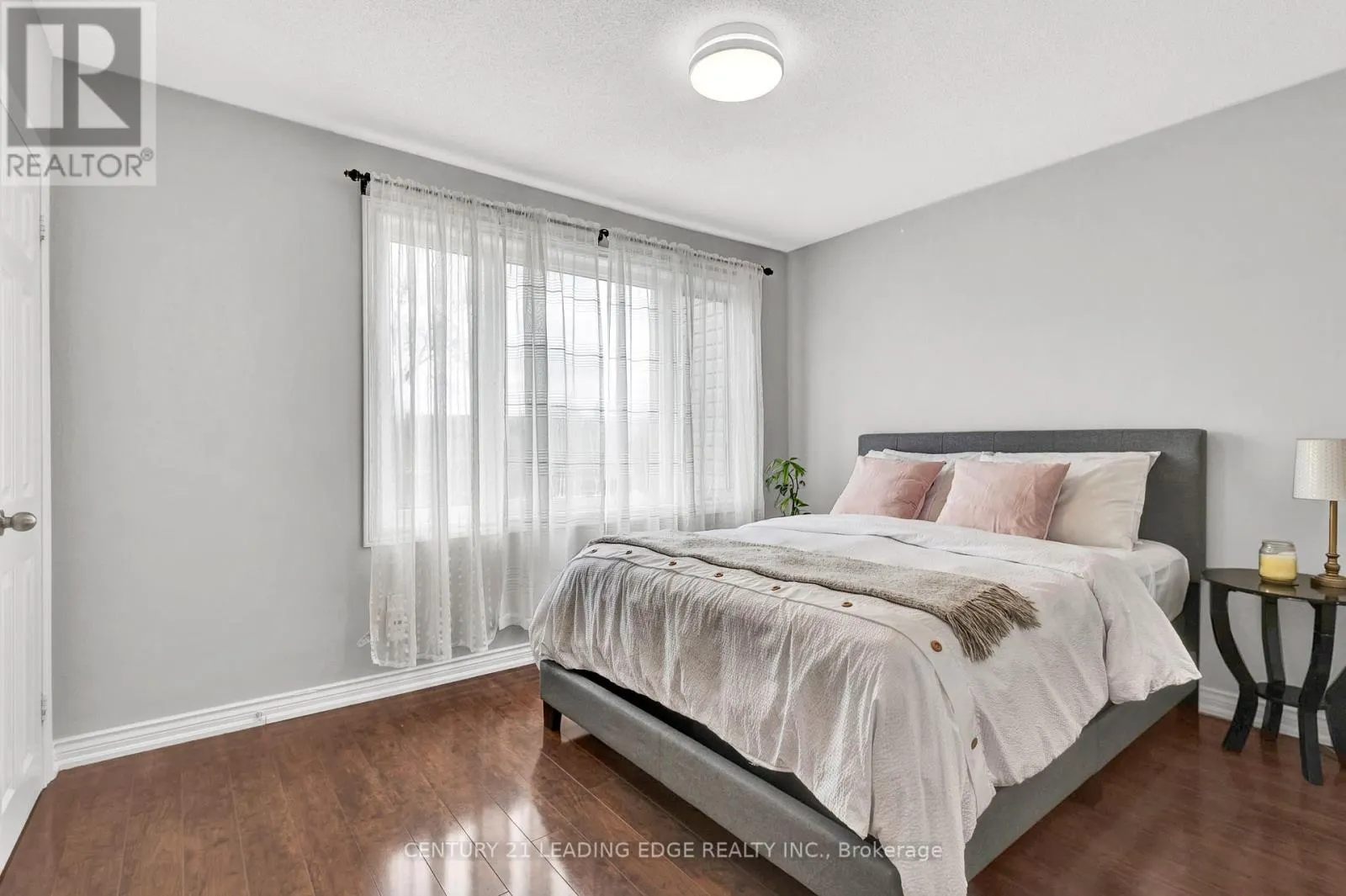 42 - 740 KENNEDY ROAD