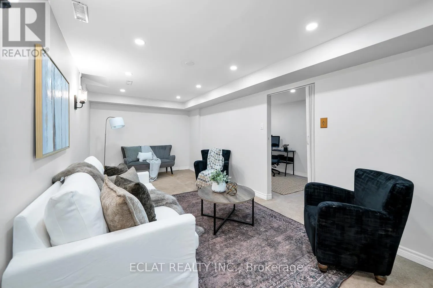 11 STRATHALLAN DRIVE S