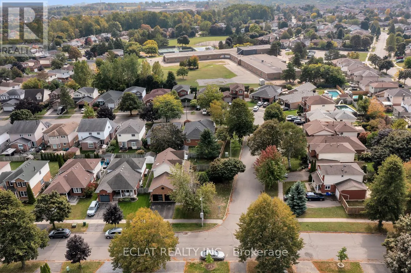 11 STRATHALLAN DRIVE S