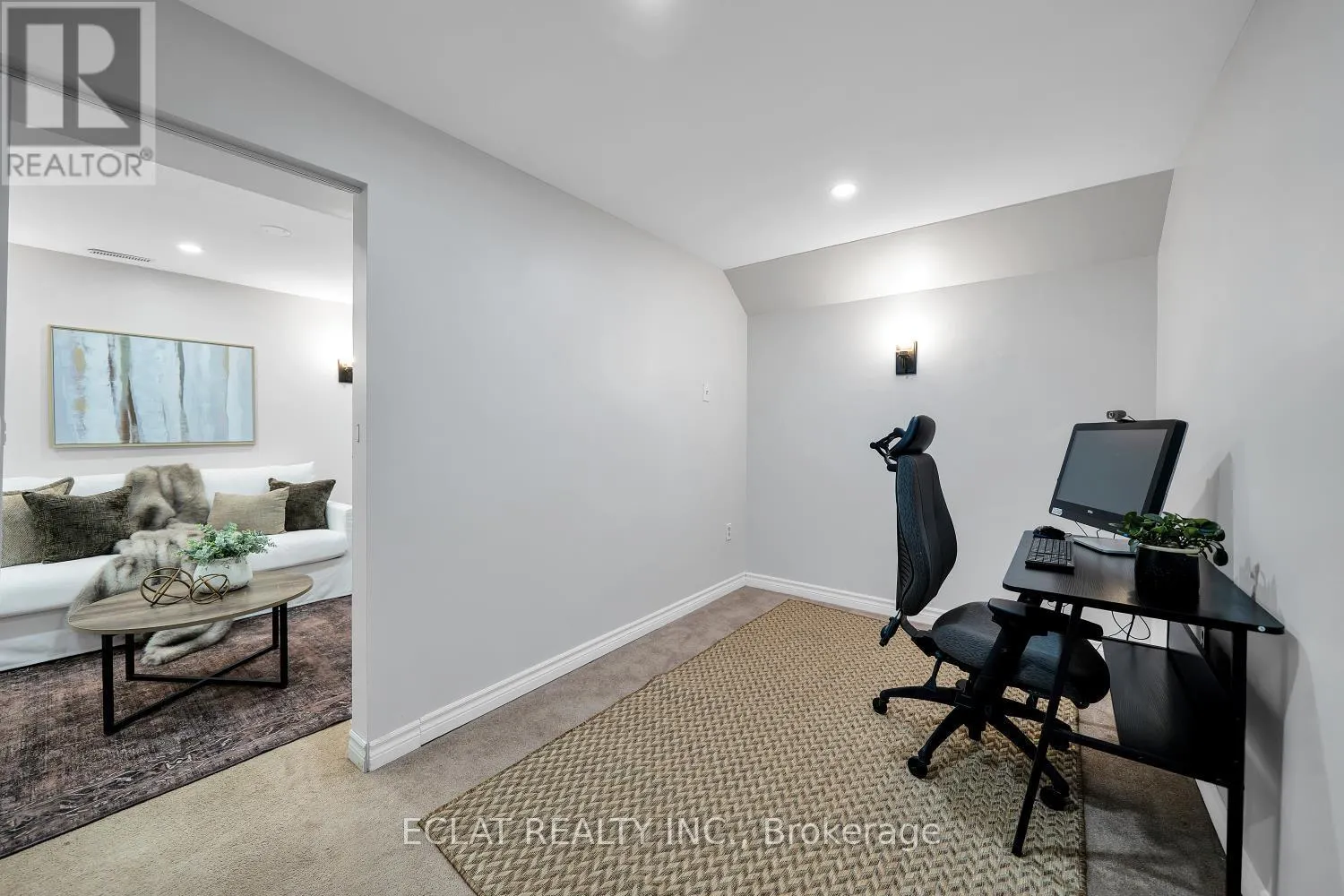 11 STRATHALLAN DRIVE S