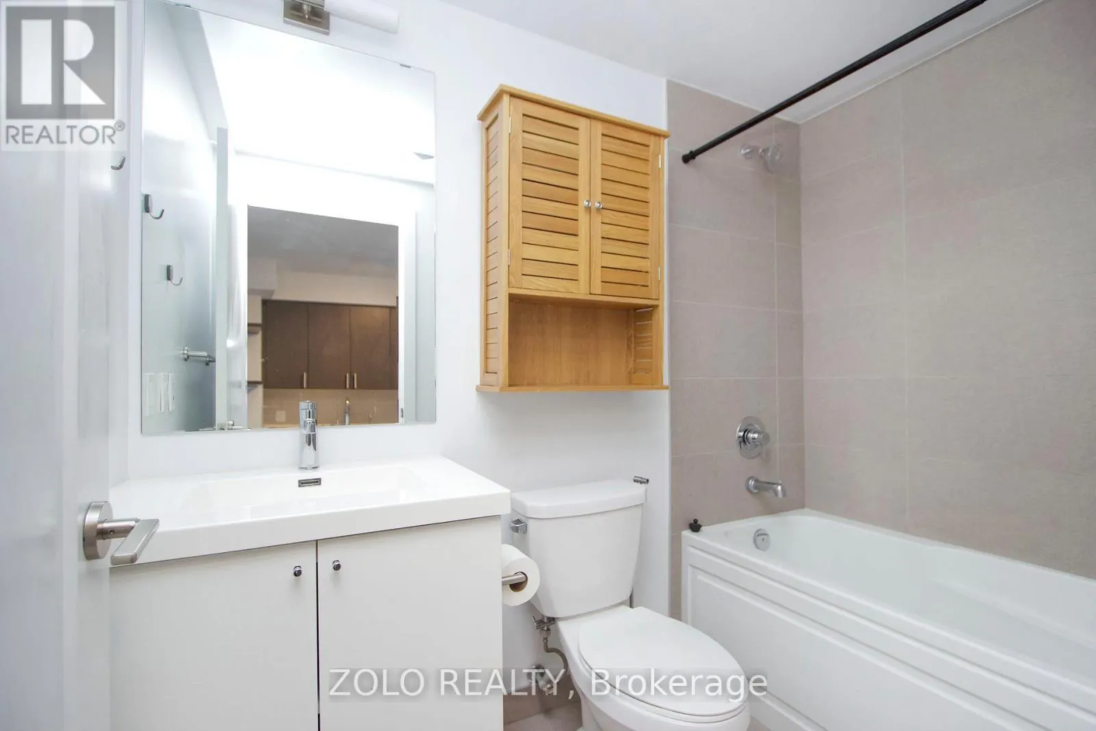 310 - 2550 SIMCOE STREET N