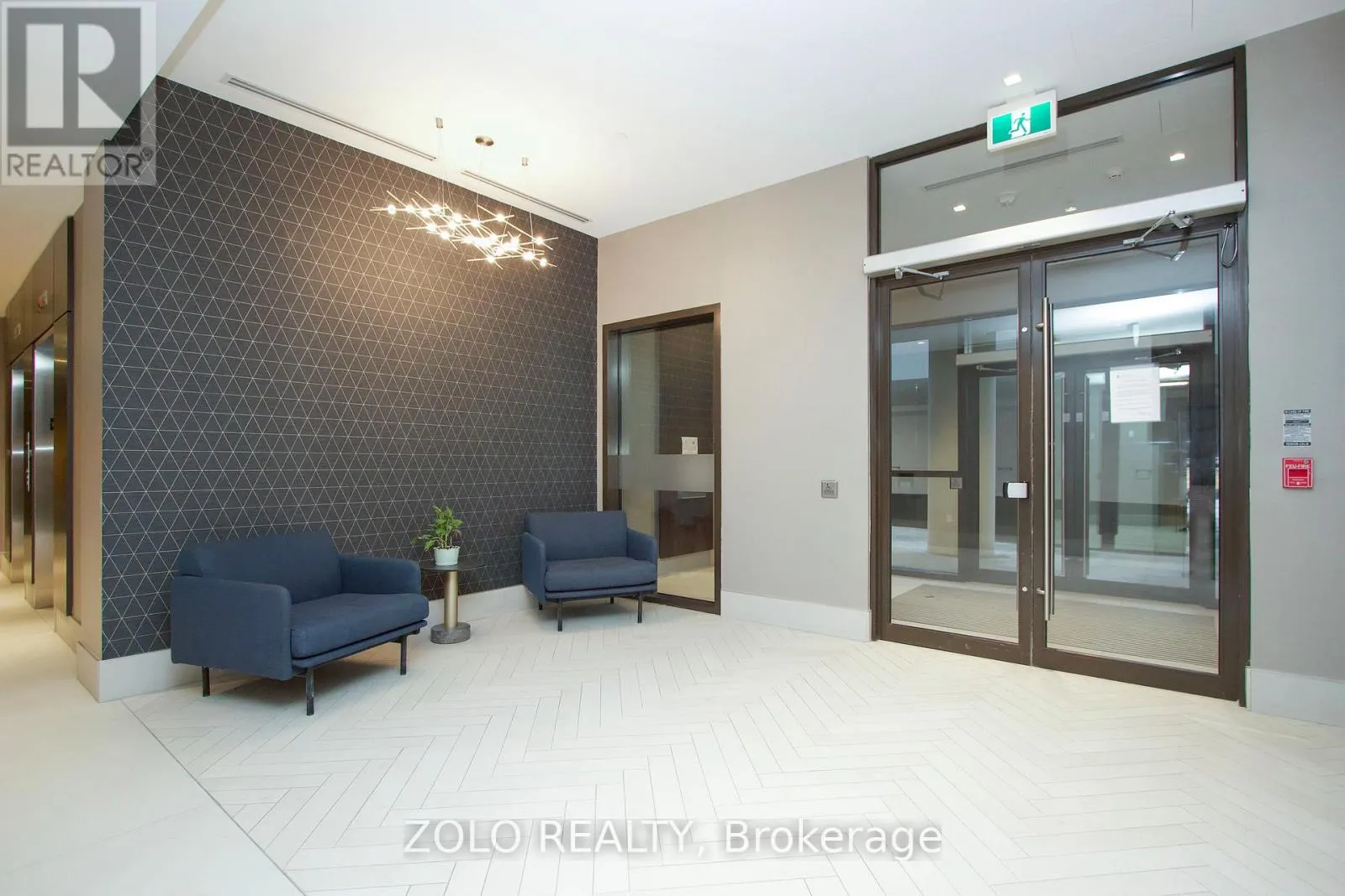 310 - 2550 SIMCOE STREET N