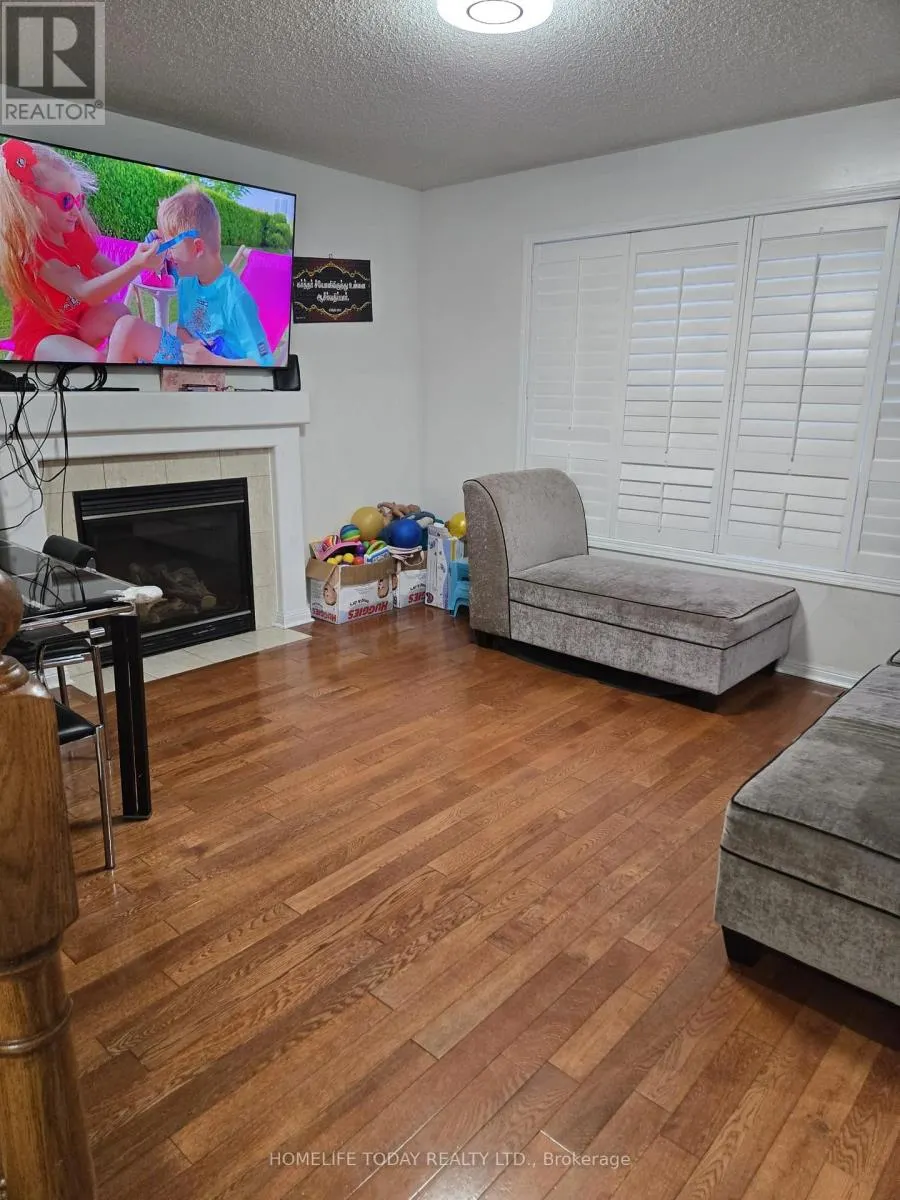 (MAIN) - 27 TRUMPETER STREET