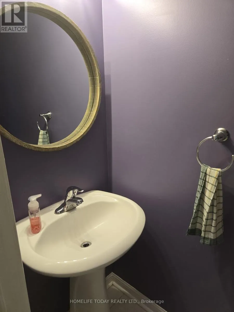 (MAIN) - 27 TRUMPETER STREET