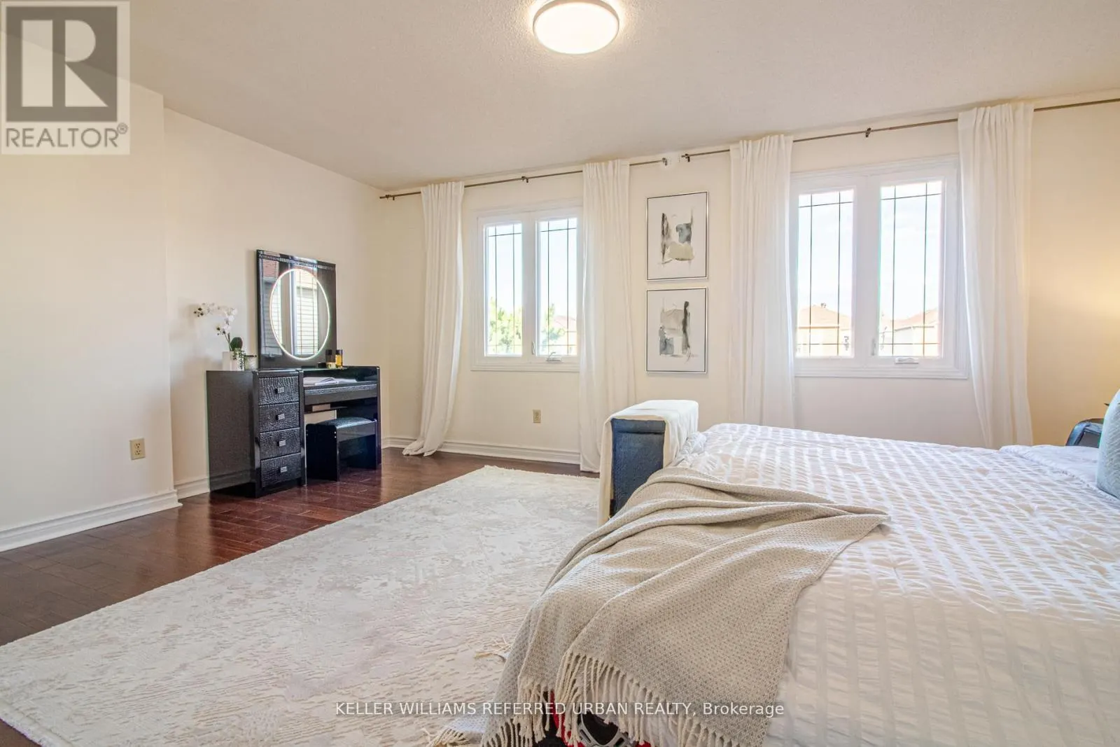 63 HOLMBUSH CRESCENT