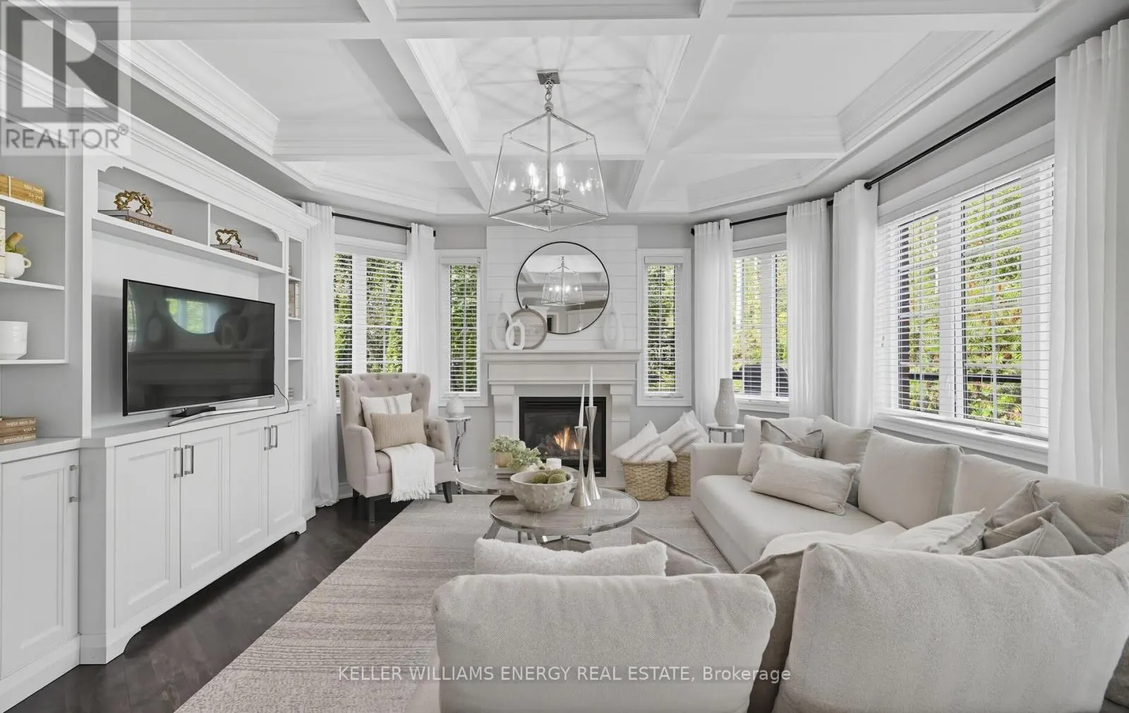 28 COACH CRESCENT