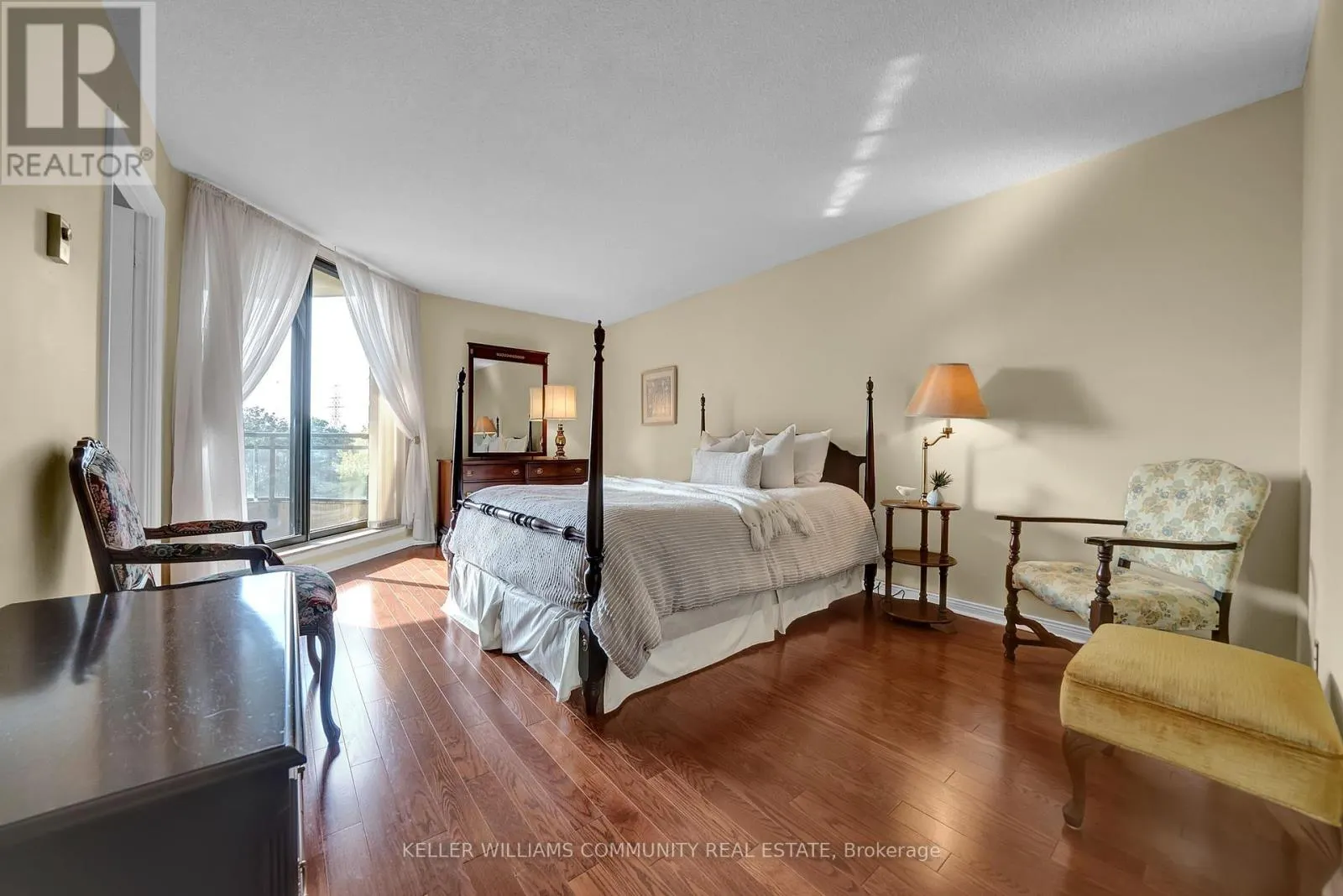 405 - 900 WILSON ROAD N, #405