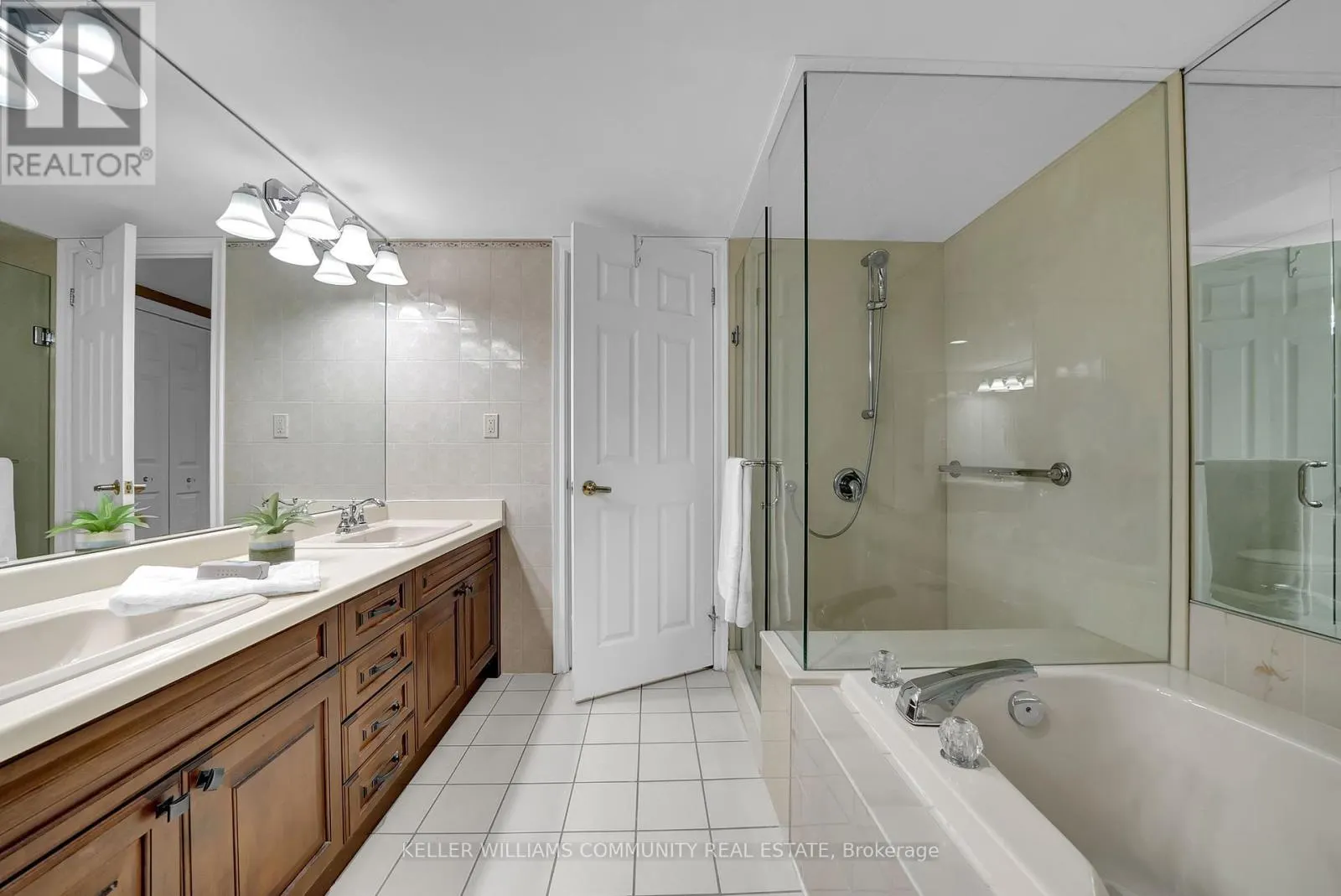 405 - 900 WILSON ROAD N, #405