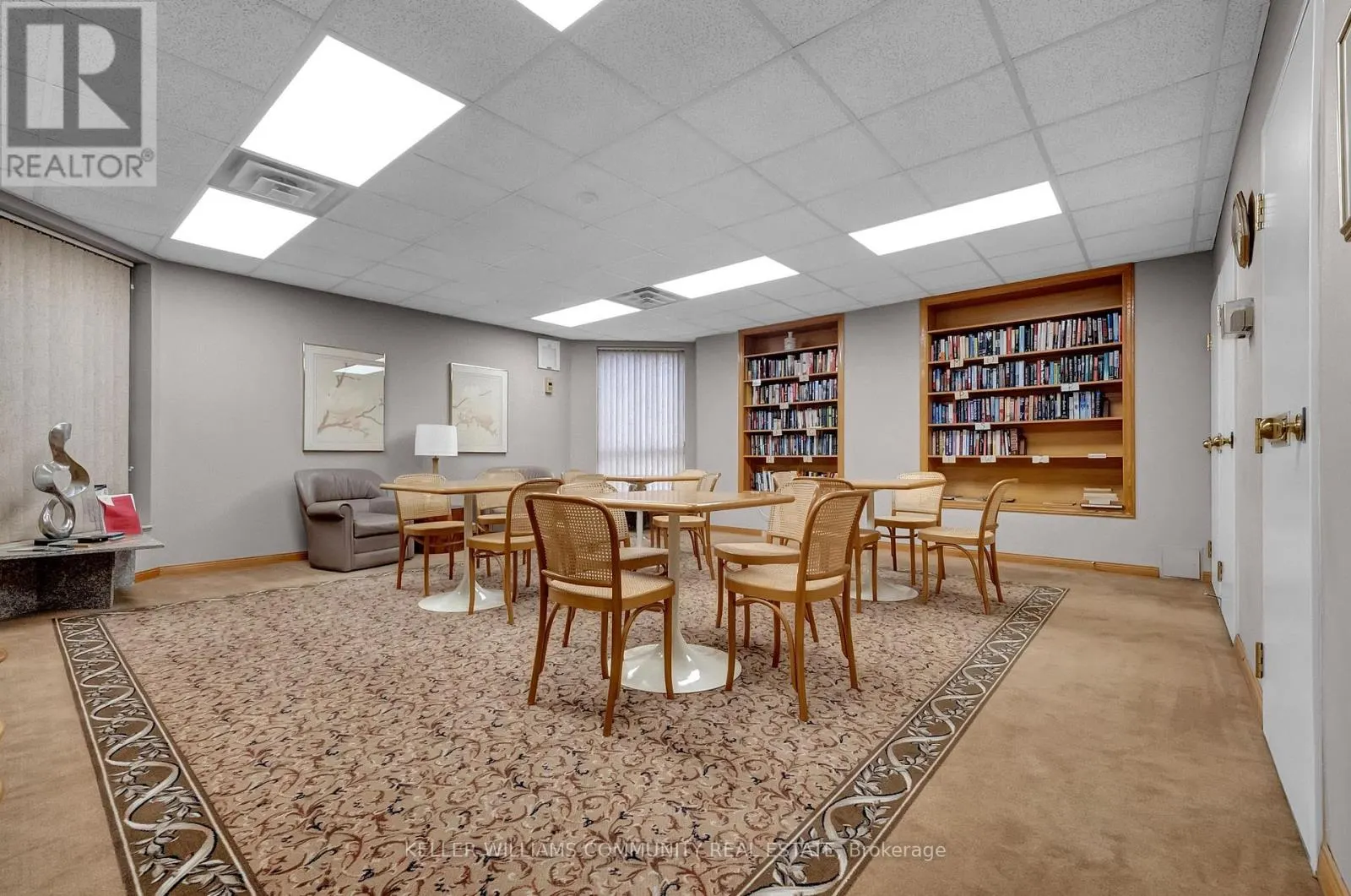 405 - 900 WILSON ROAD N, #405