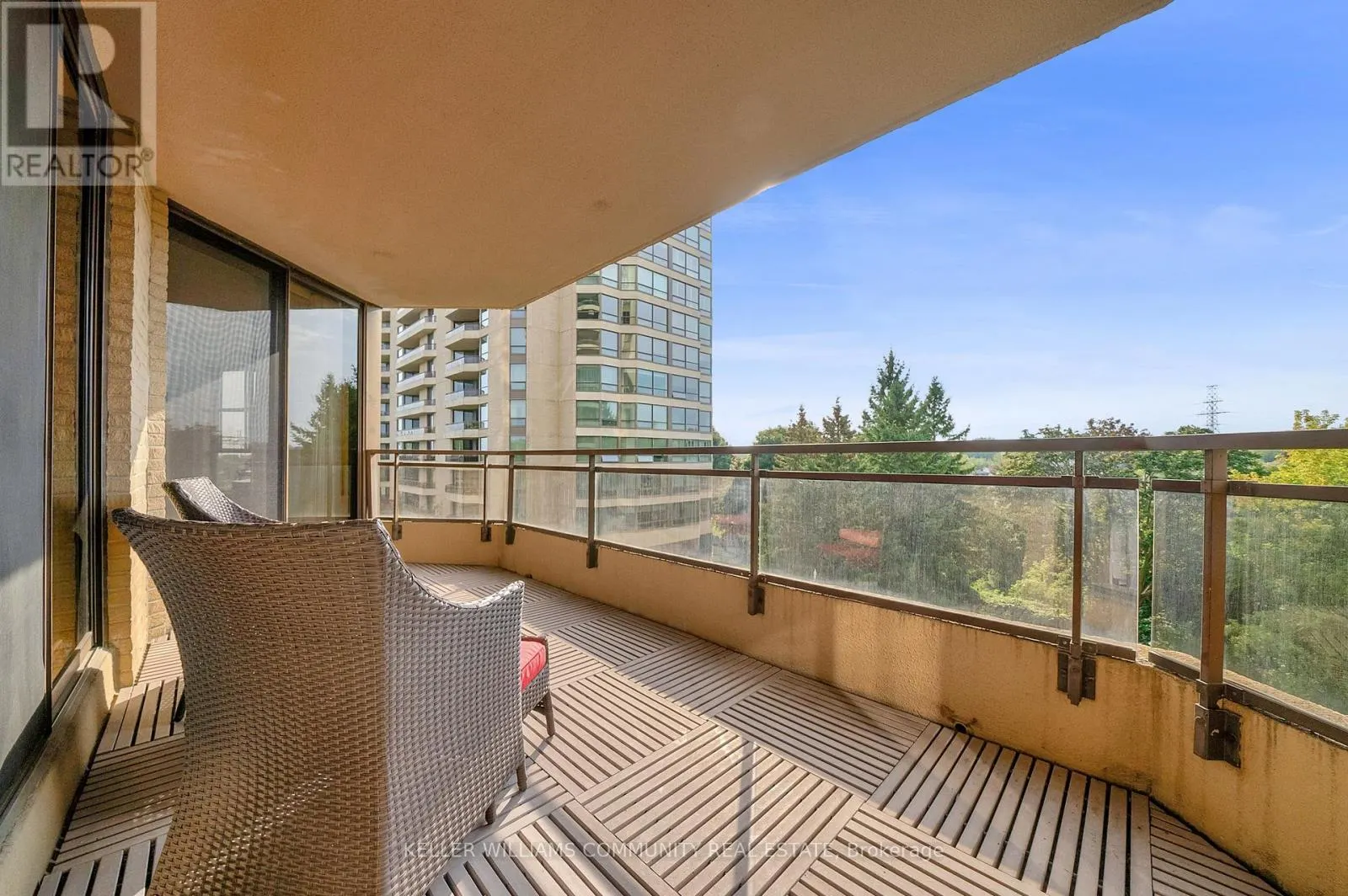405 - 900 WILSON ROAD N, #405