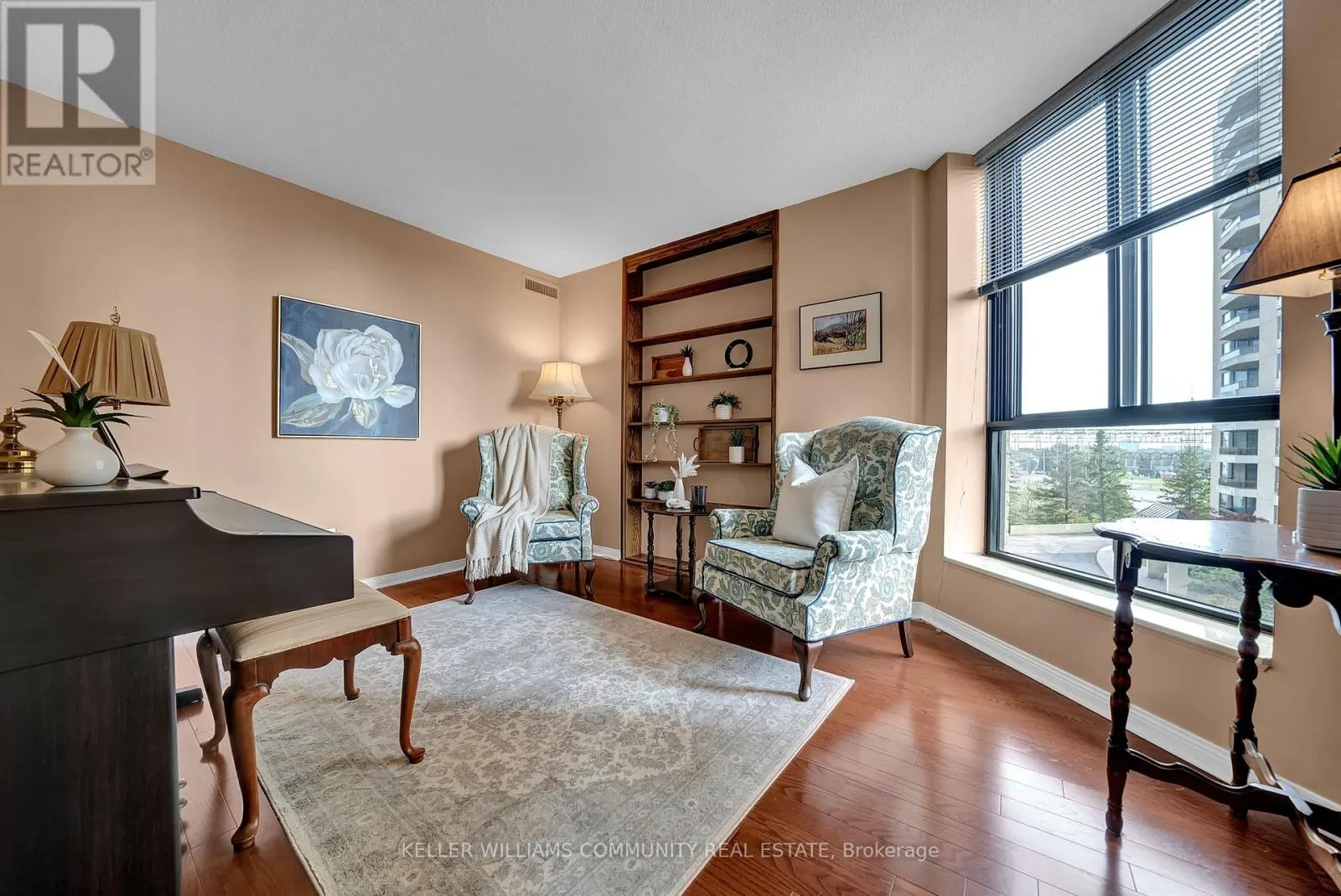 405 - 900 WILSON ROAD N, #405