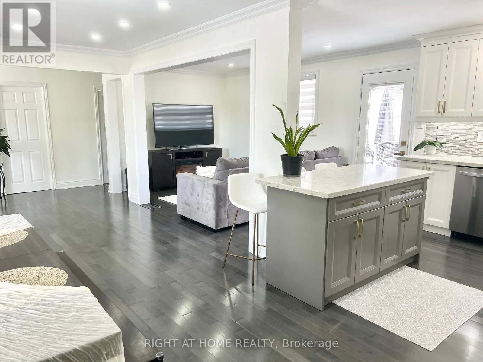 808 SANOK DRIVE