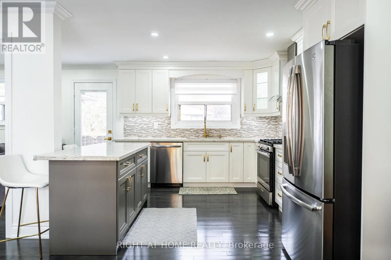 808 SANOK DRIVE