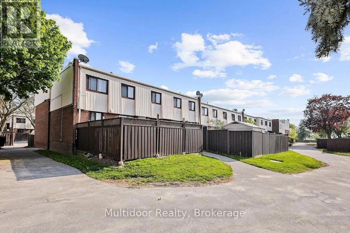 2 - 1100 OXFORD STREET