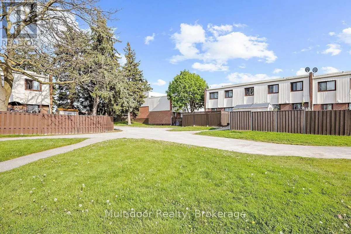 2 - 1100 OXFORD STREET