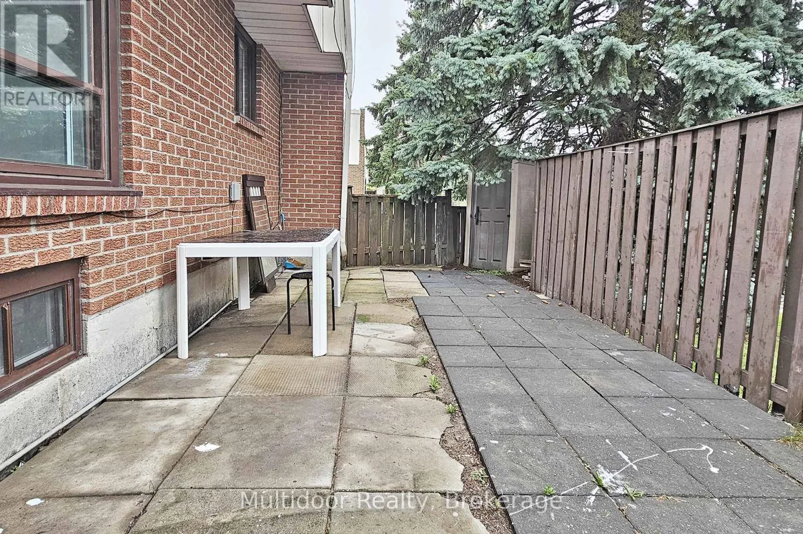 2 - 1100 OXFORD STREET