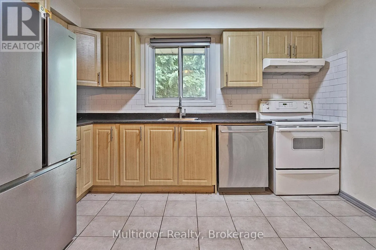 2 - 1100 OXFORD STREET