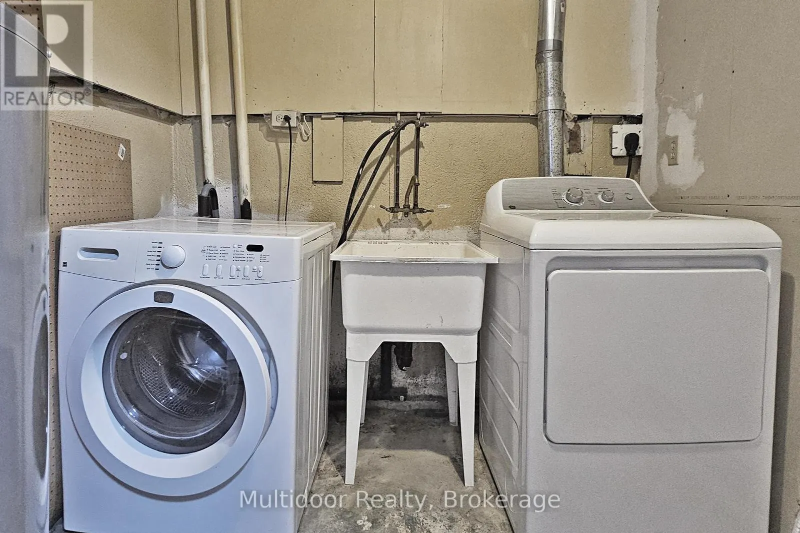 2 - 1100 OXFORD STREET