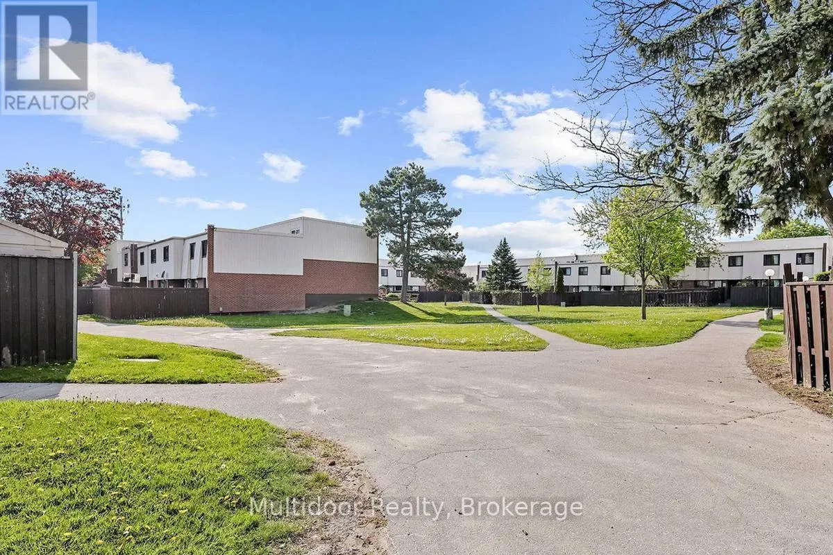 2 - 1100 OXFORD STREET