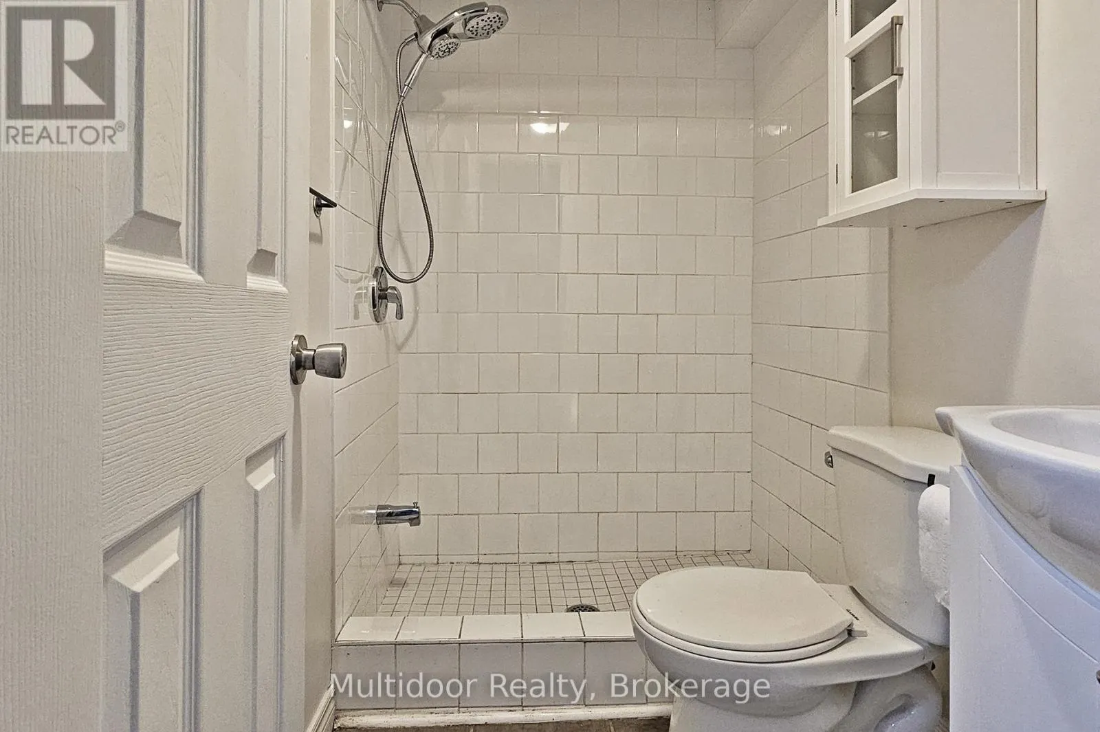 2 - 1100 OXFORD STREET