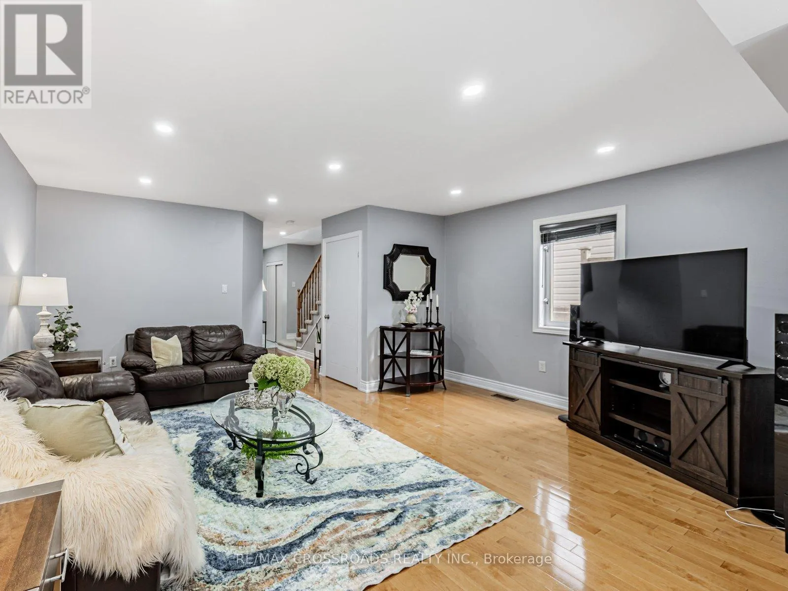 432 SPARROW CIRCLE