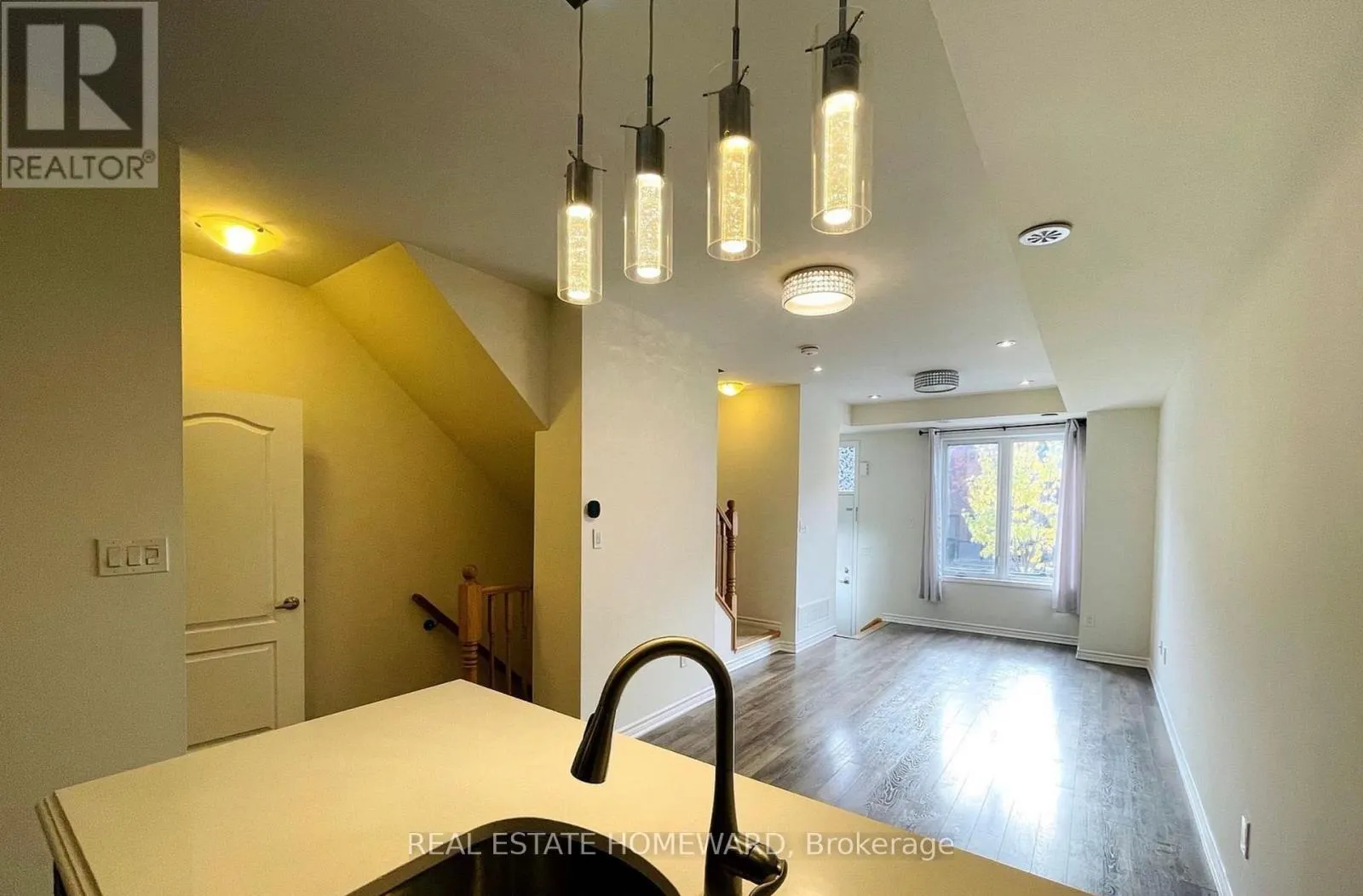 11 - 45 HERON PARK PLACE