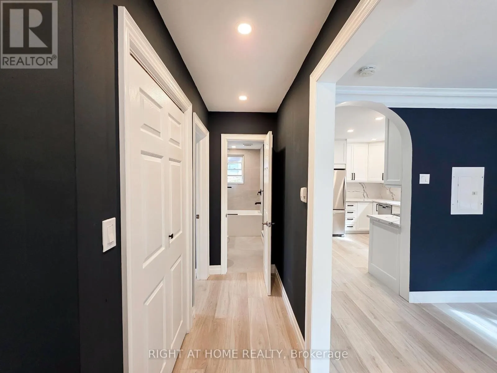 MAIN FLOOR - 385 MARY STREET N