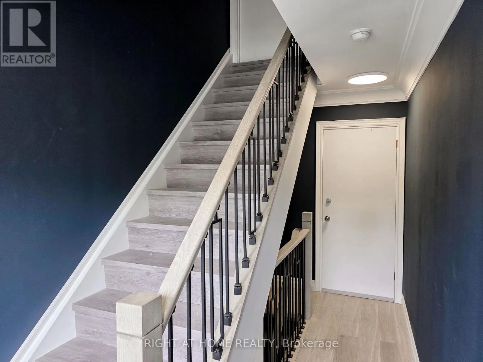 MAIN FLOOR - 385 MARY STREET N