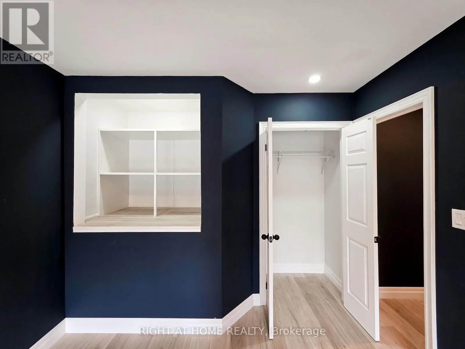 MAIN FLOOR - 385 MARY STREET N