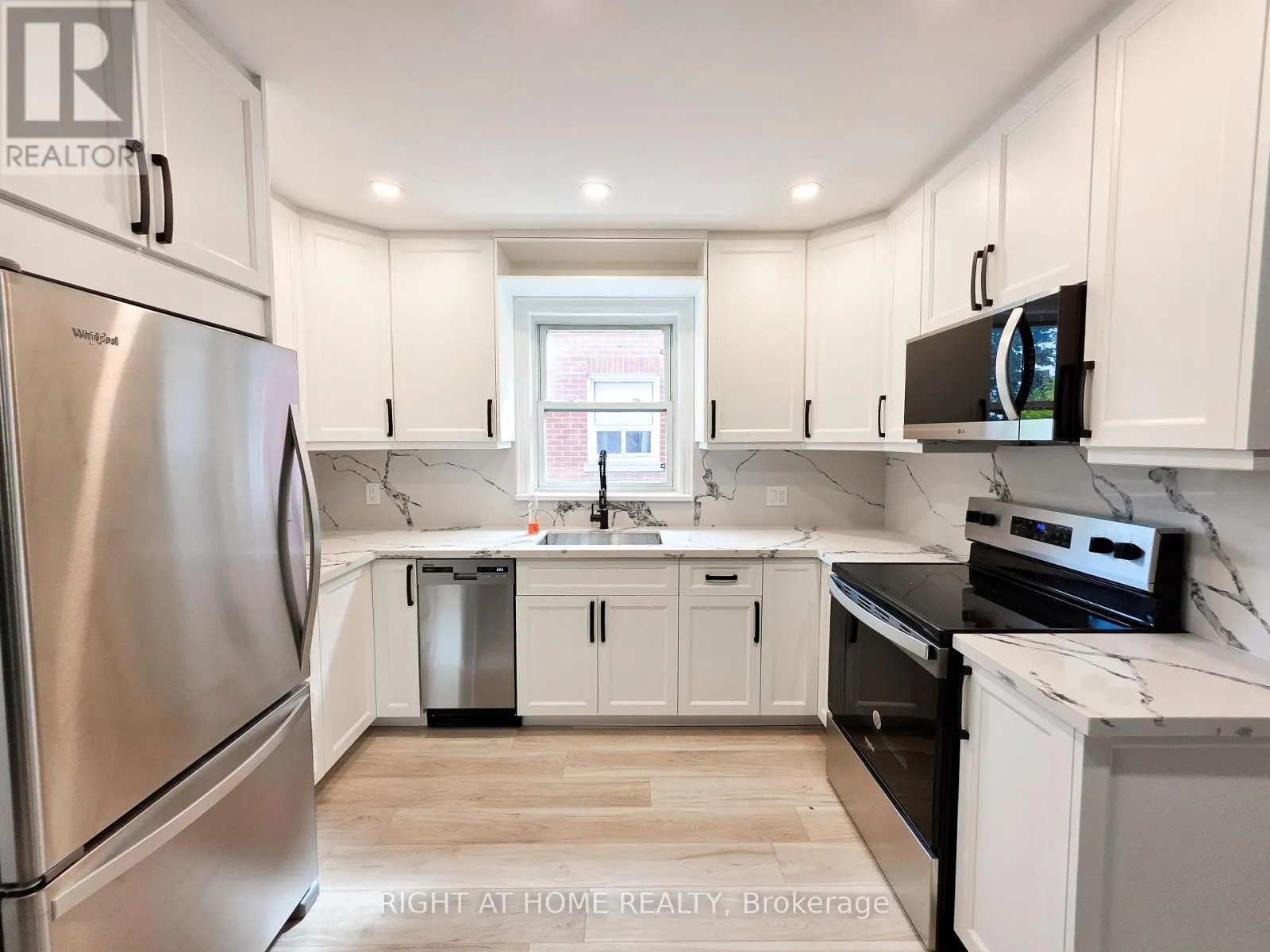 MAIN FLOOR - 385 MARY STREET N