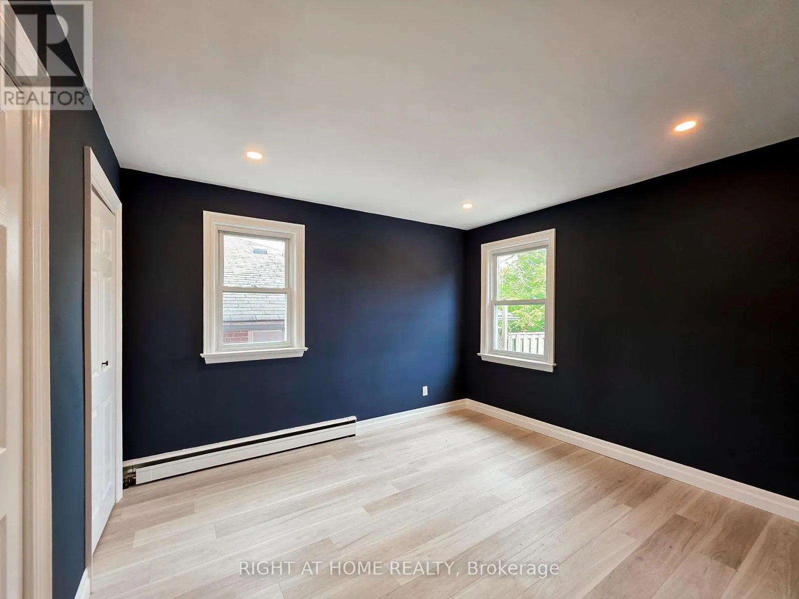 MAIN FLOOR - 385 MARY STREET N