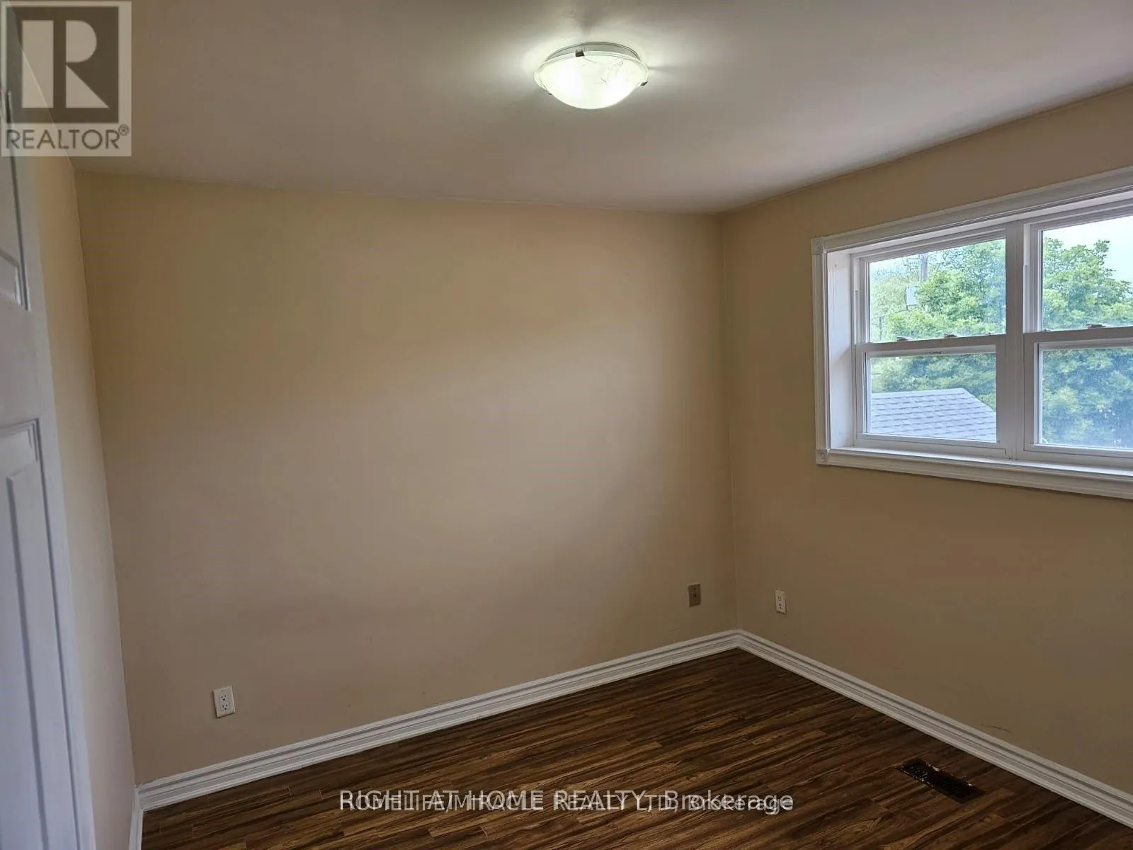 MAIN - 730 SHEPPARD AVENUE