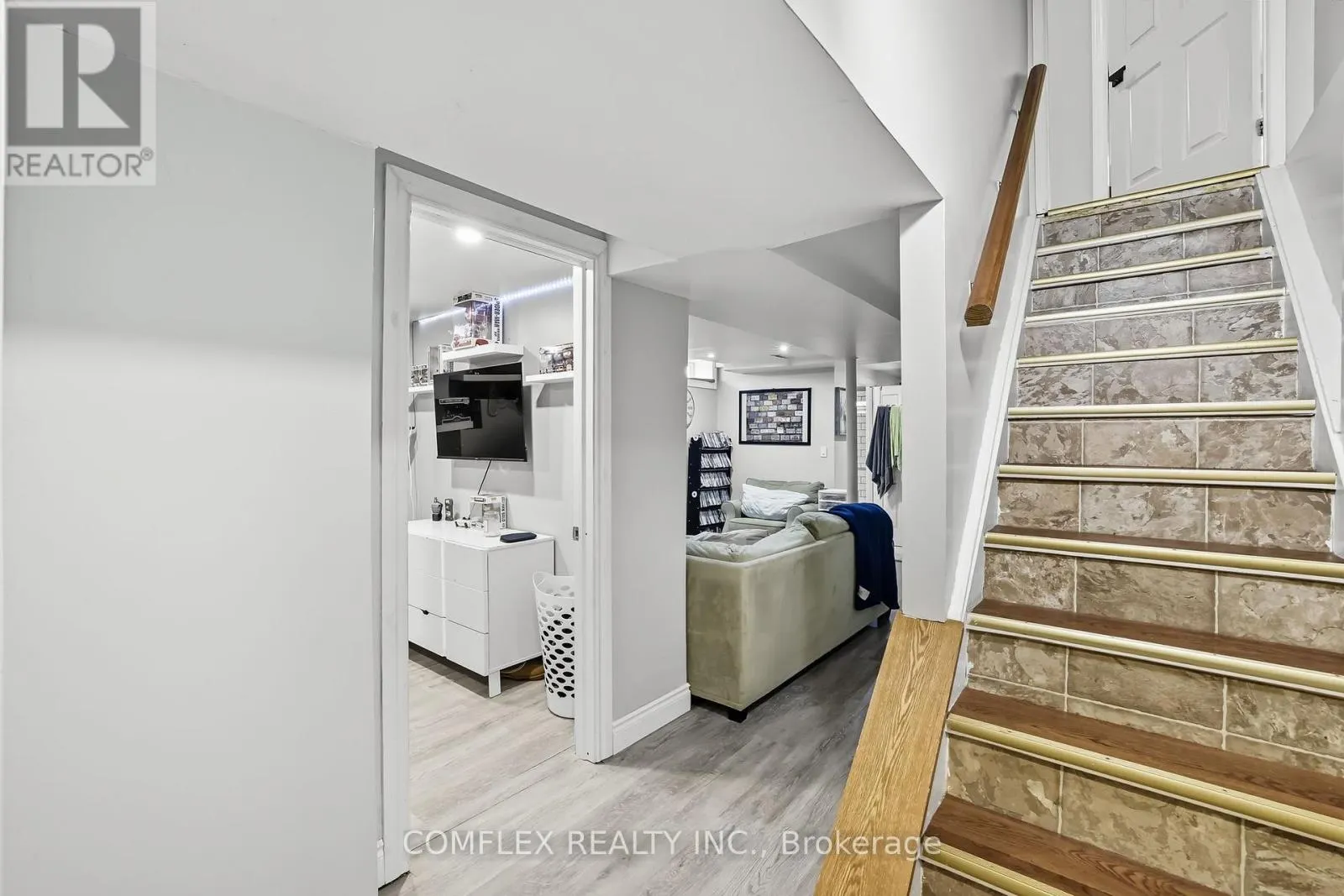 680 AVERY COURT