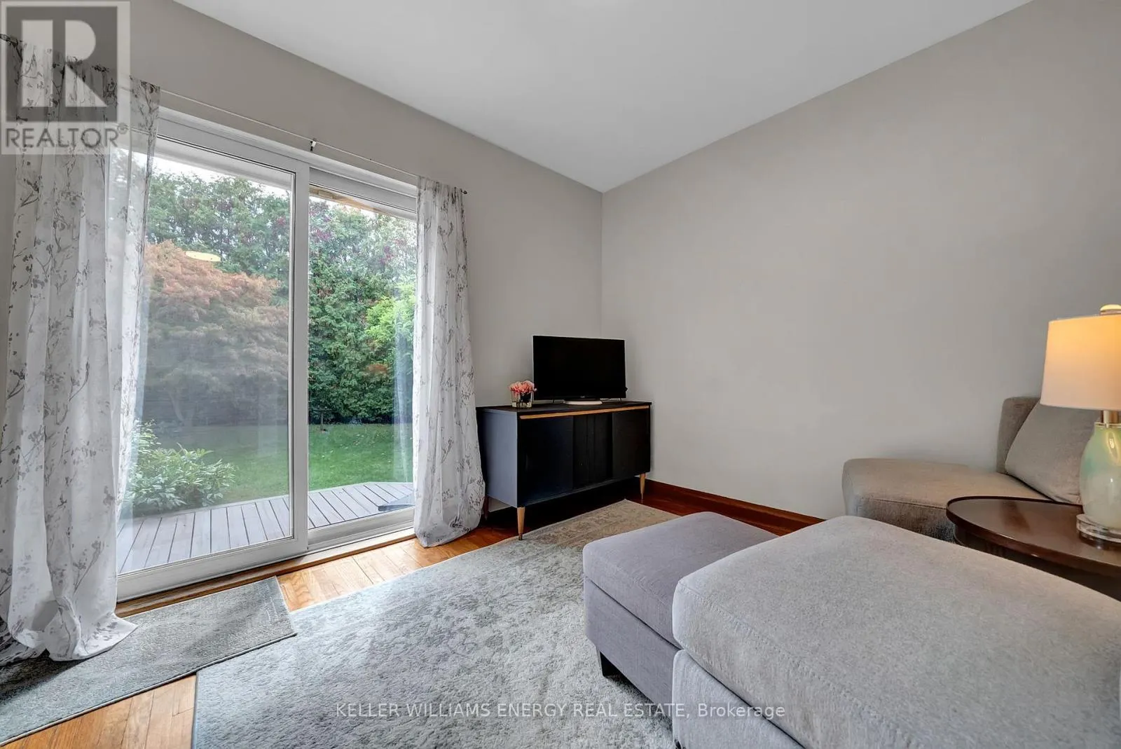 607 NEWMAN CRESCENT