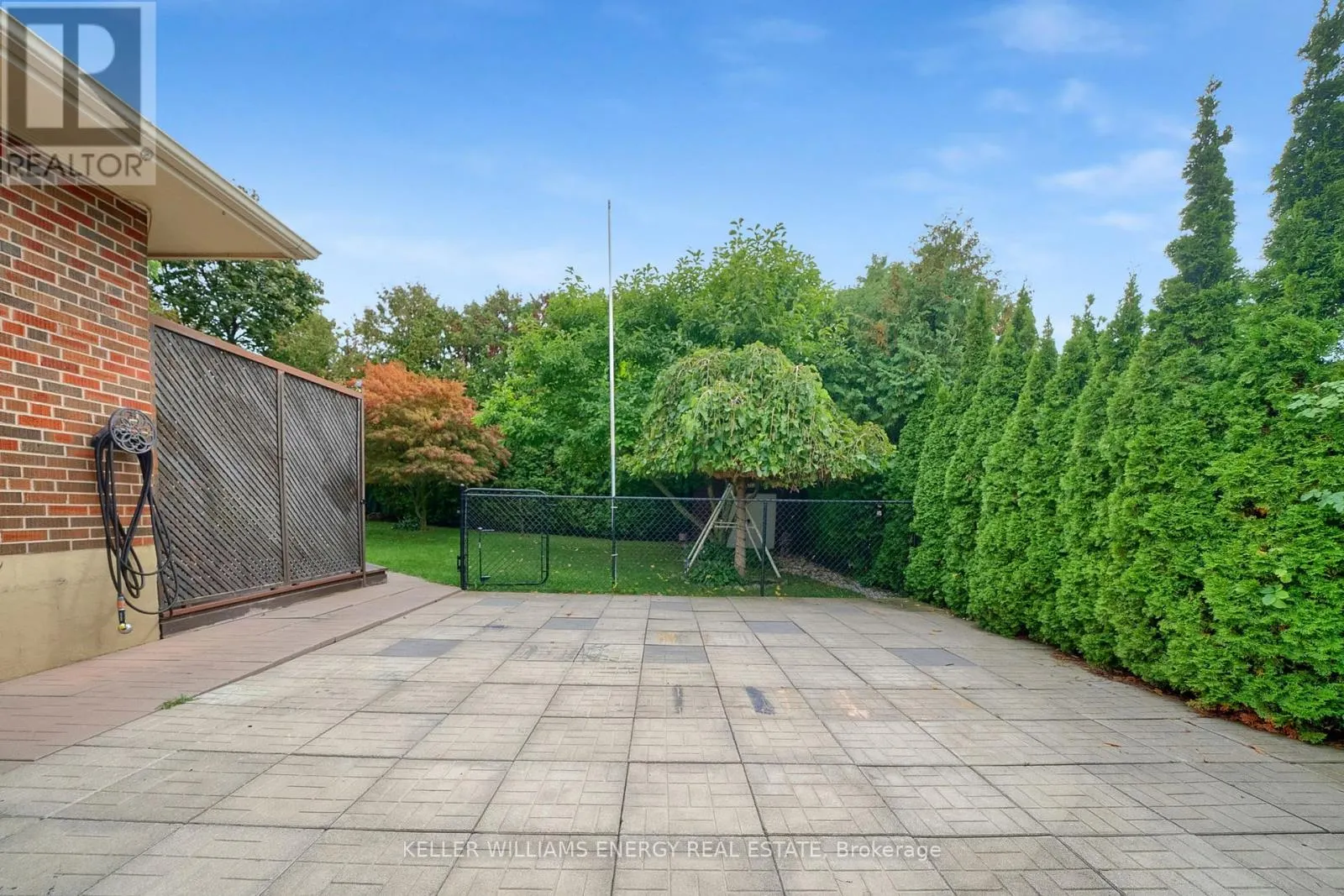 607 NEWMAN CRESCENT