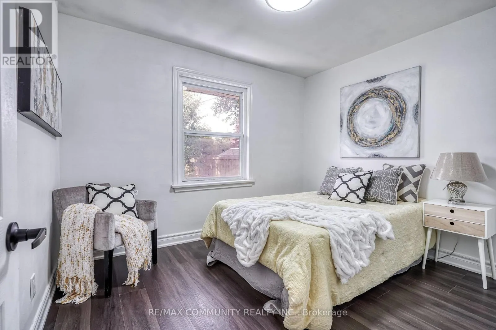 94 SEDGEMOUNT DRIVE